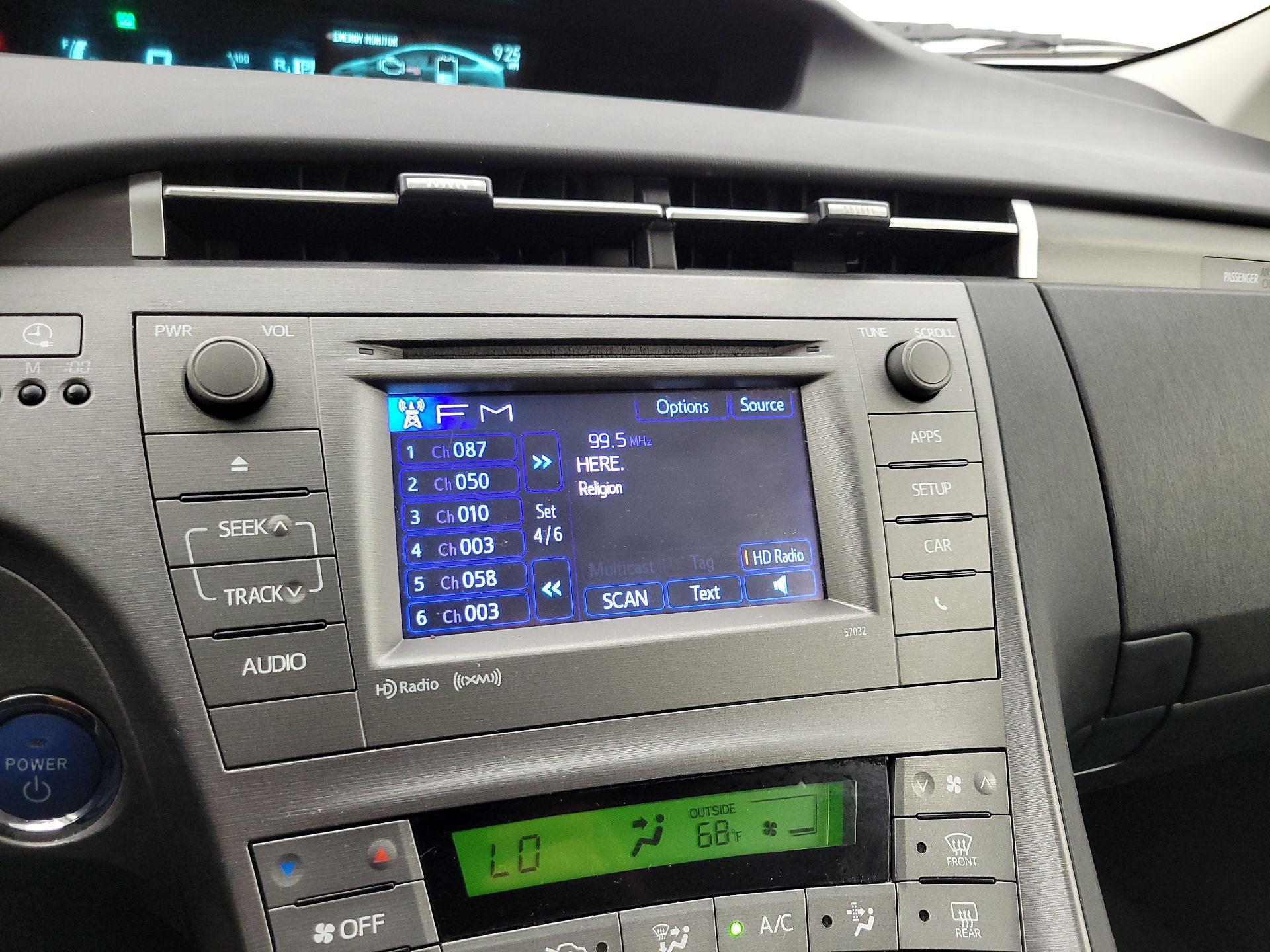 Thumbnail: 2014 Toyota Prius - 15