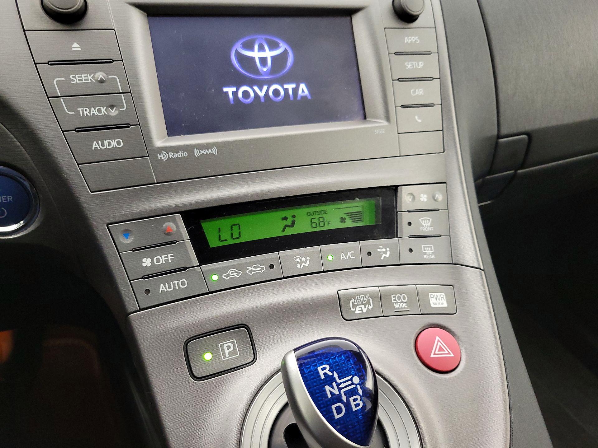 Thumbnail: 2014 Toyota Prius - 16