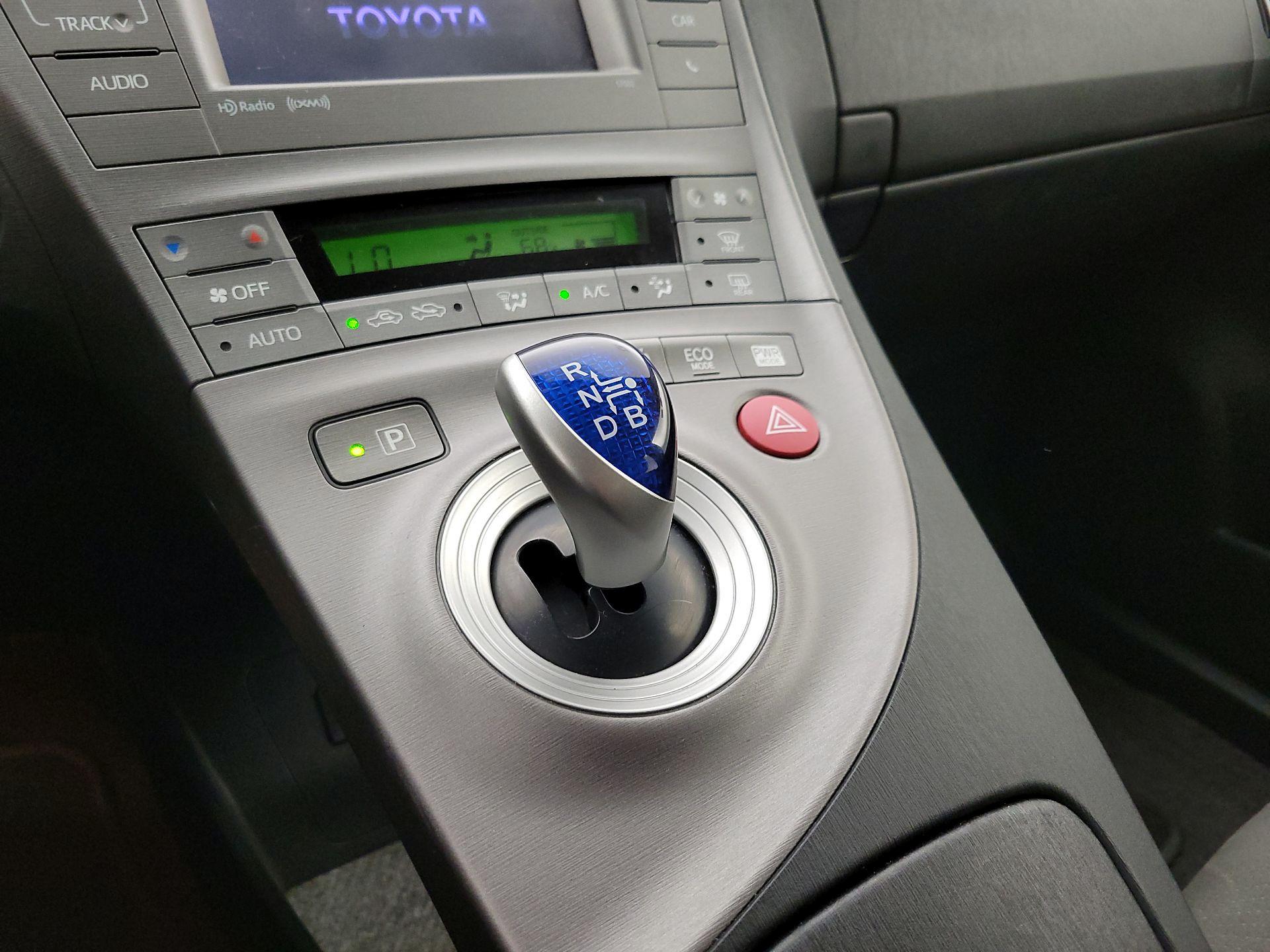 Thumbnail: 2014 Toyota Prius - 17