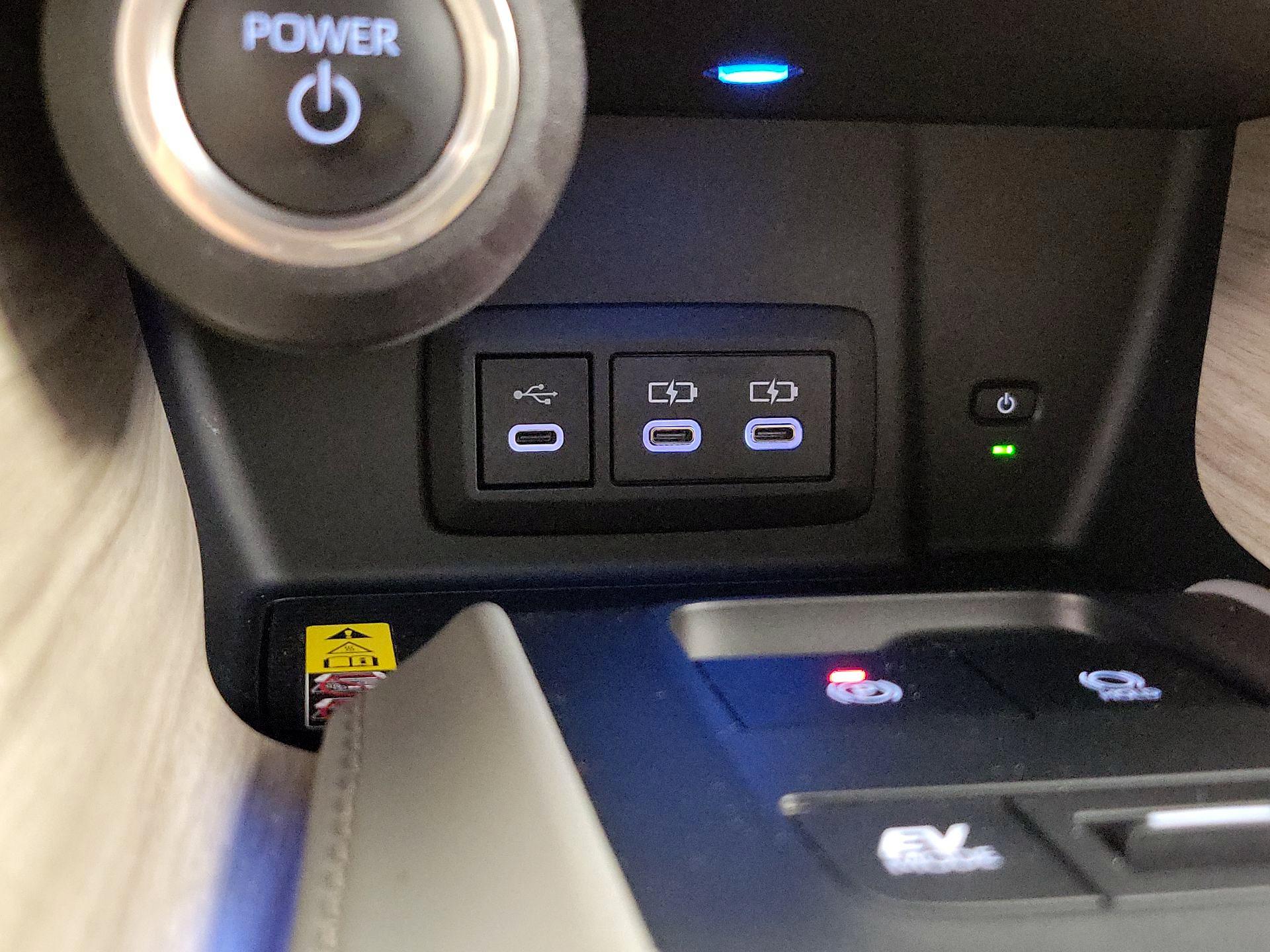 Thumbnail: 2023 Toyota Venza - 18