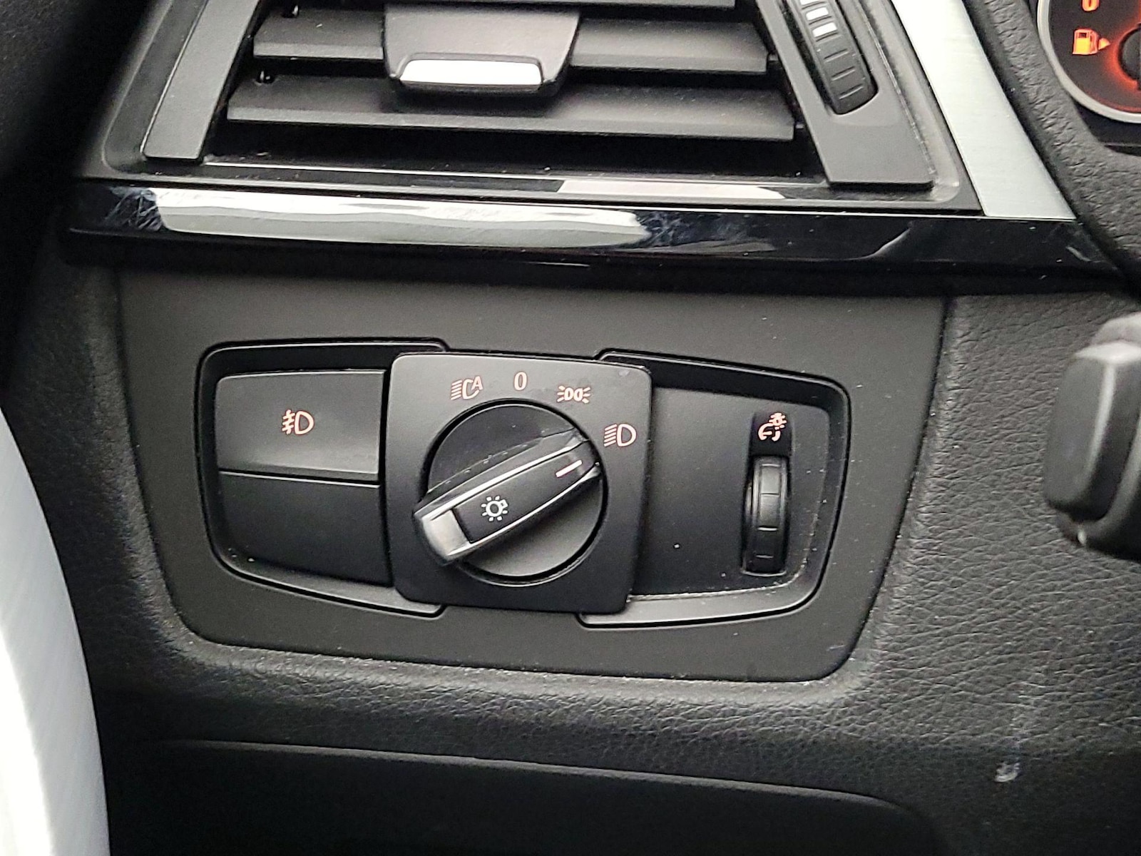 2015 BMW 3 Series 328i - Photo 14