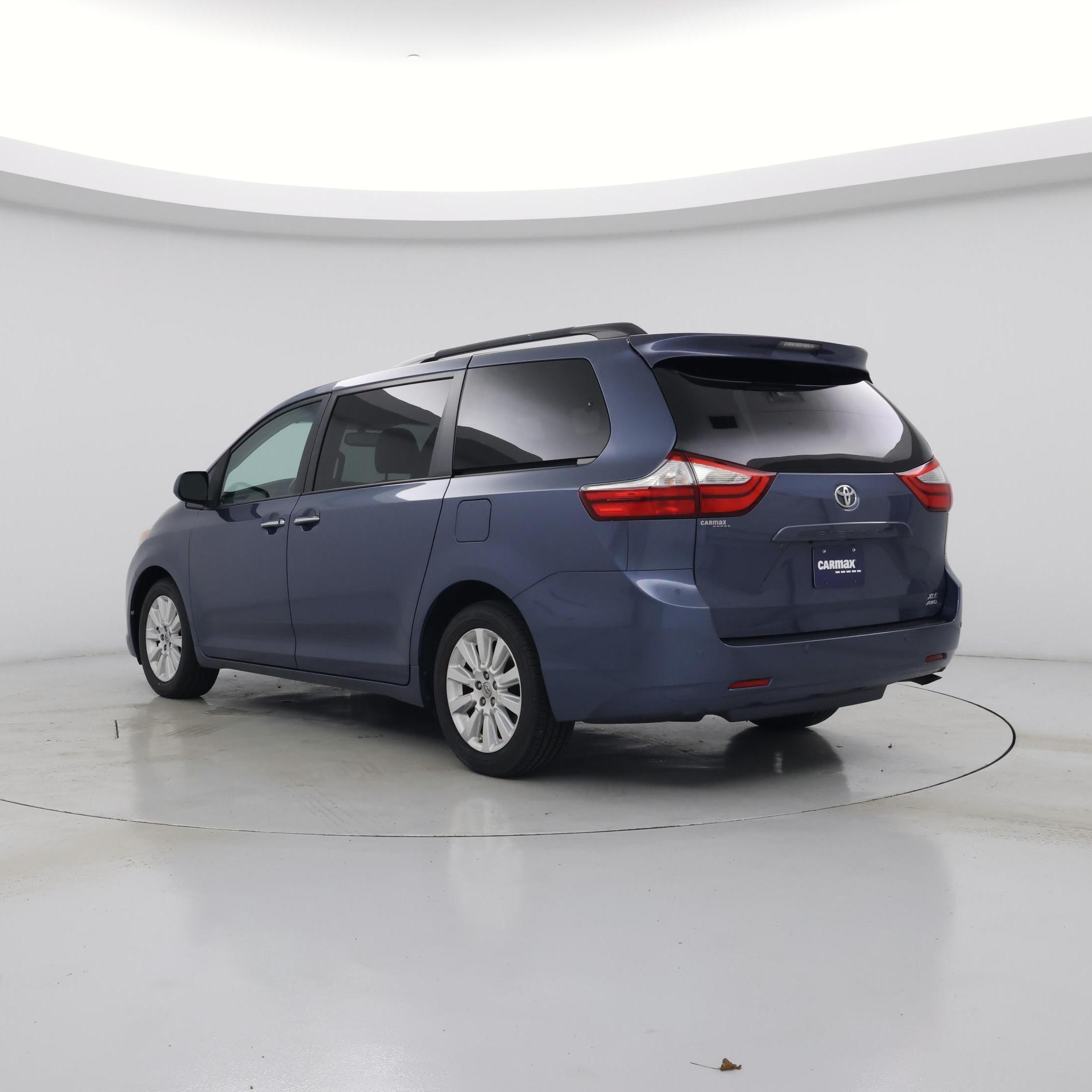 Thumbnail: 2015 Toyota Sienna - 2