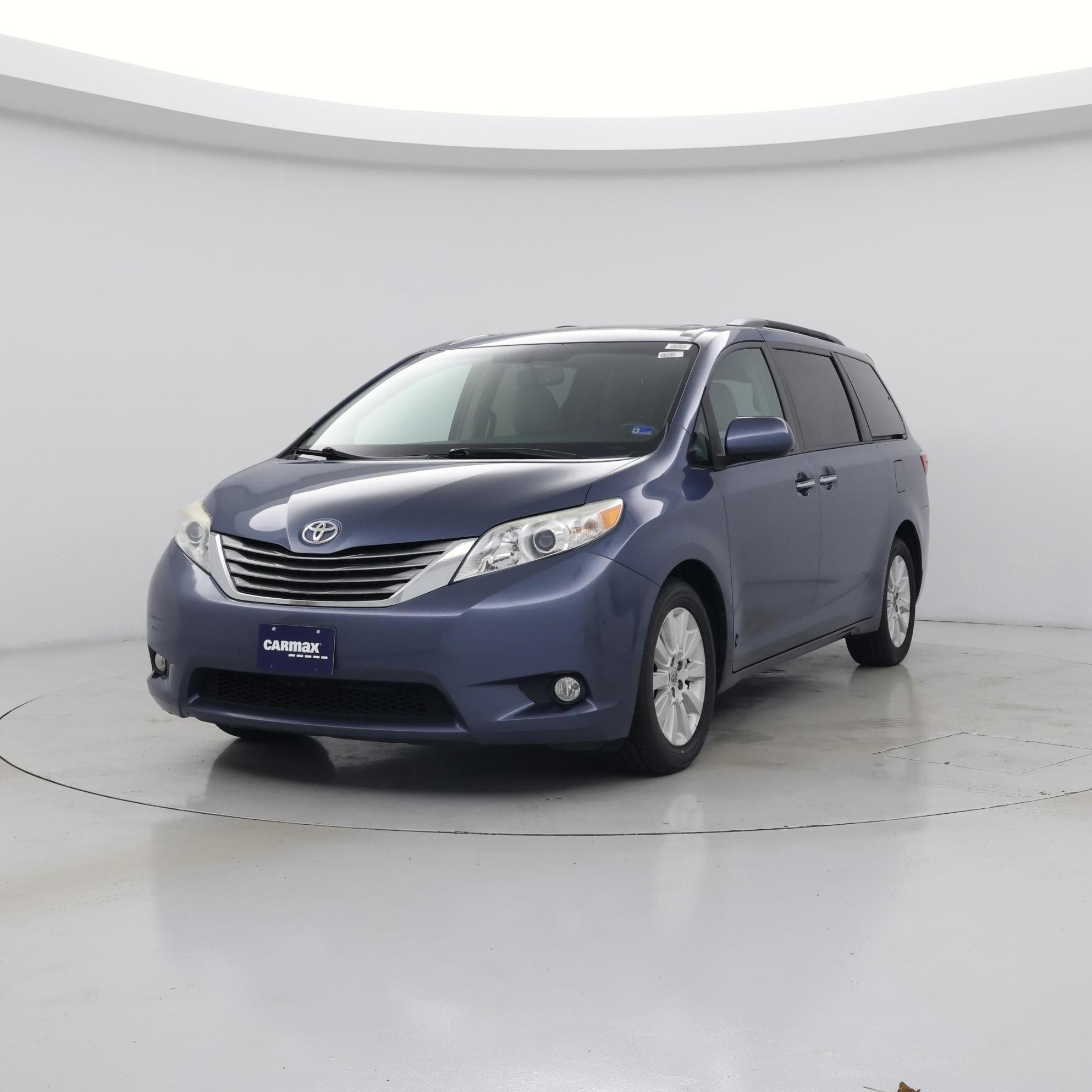 Thumbnail: 2015 Toyota Sienna - 4