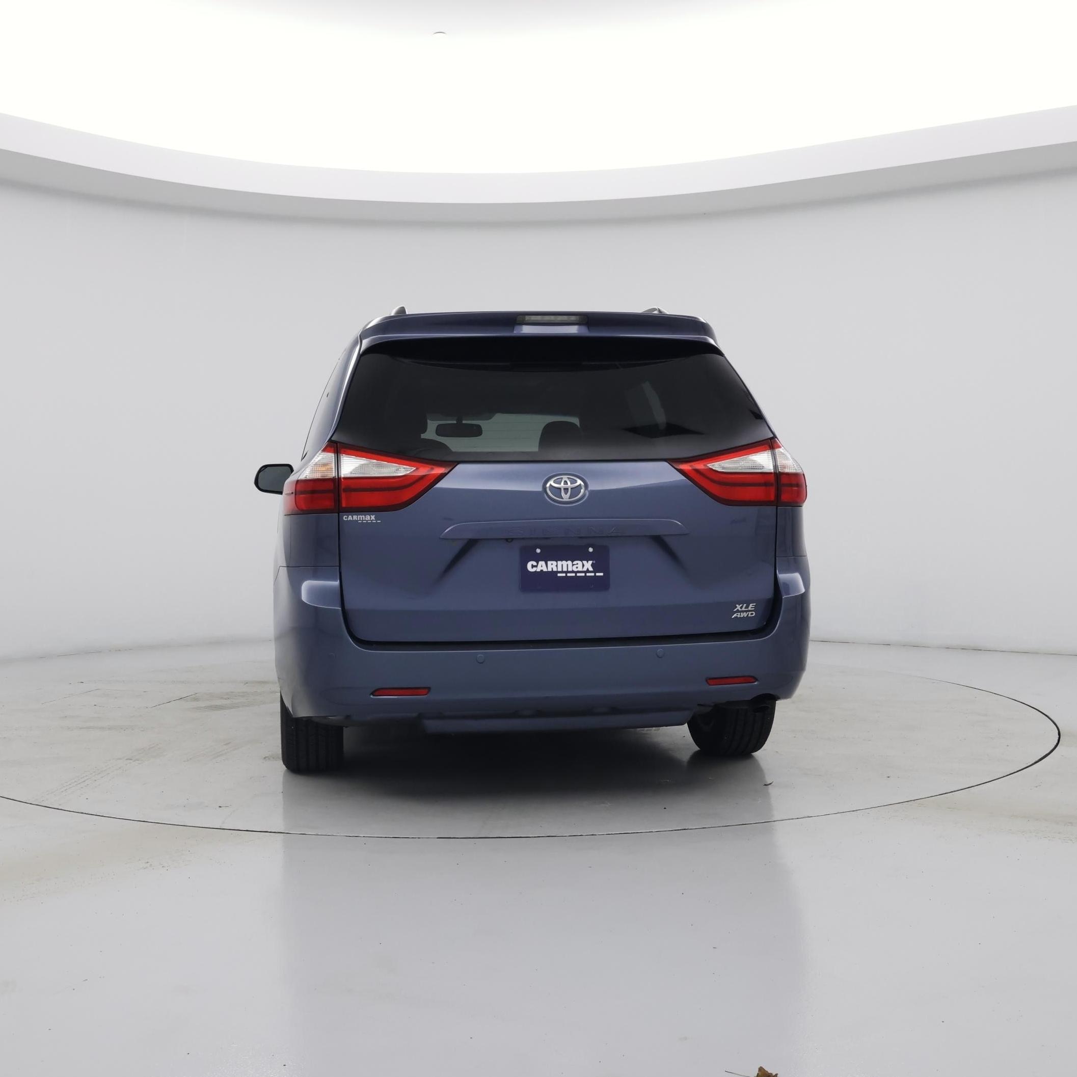 Thumbnail: 2015 Toyota Sienna - 6