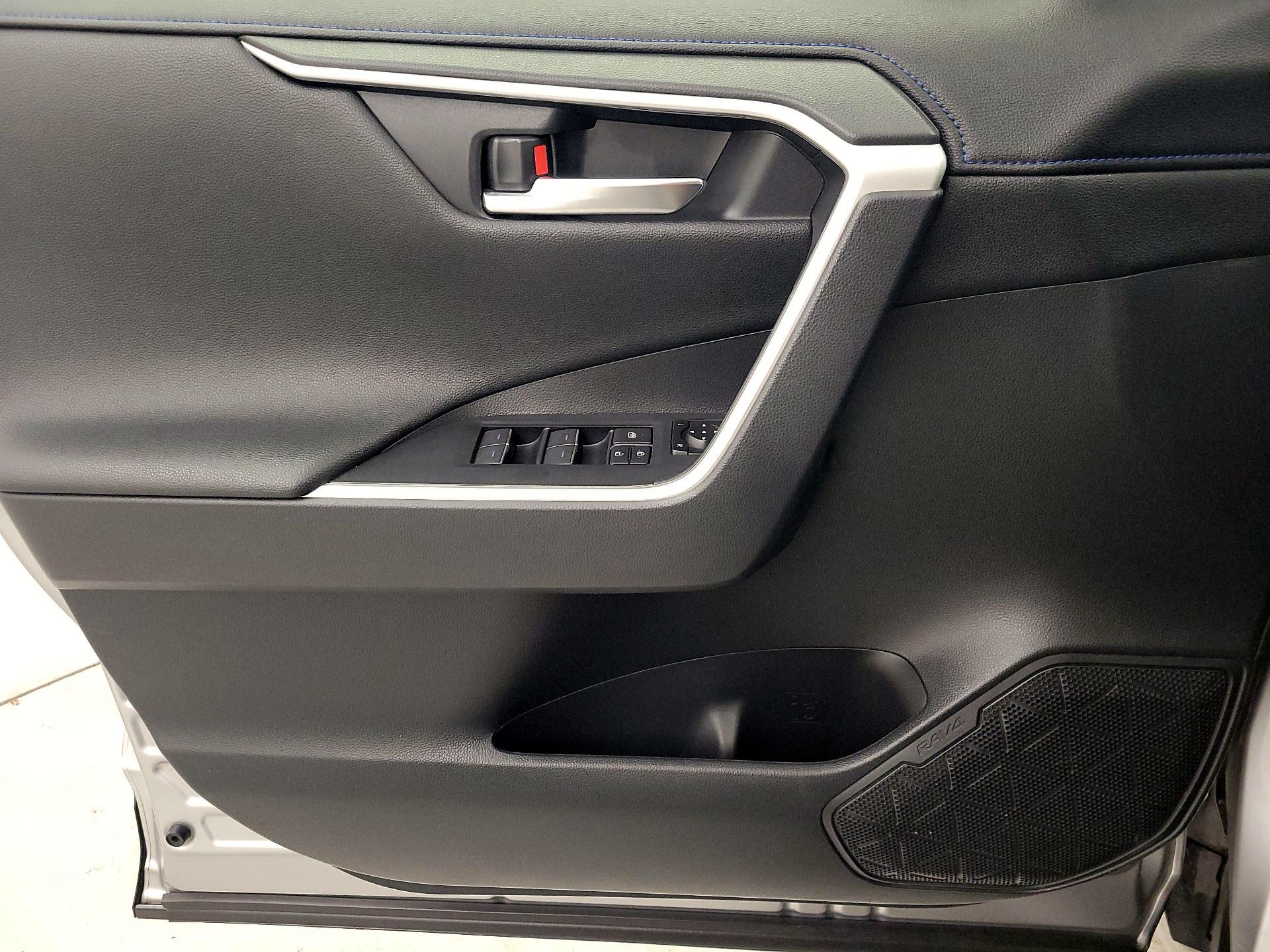Thumbnail: 2023 Toyota RAV4 - 12