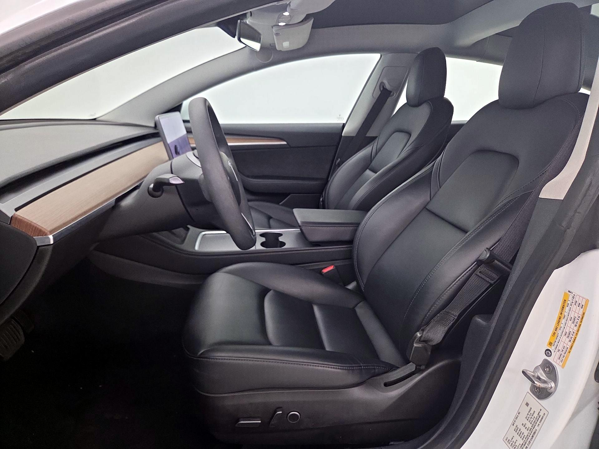 Thumbnail: 2021 Tesla Model 3 - 11