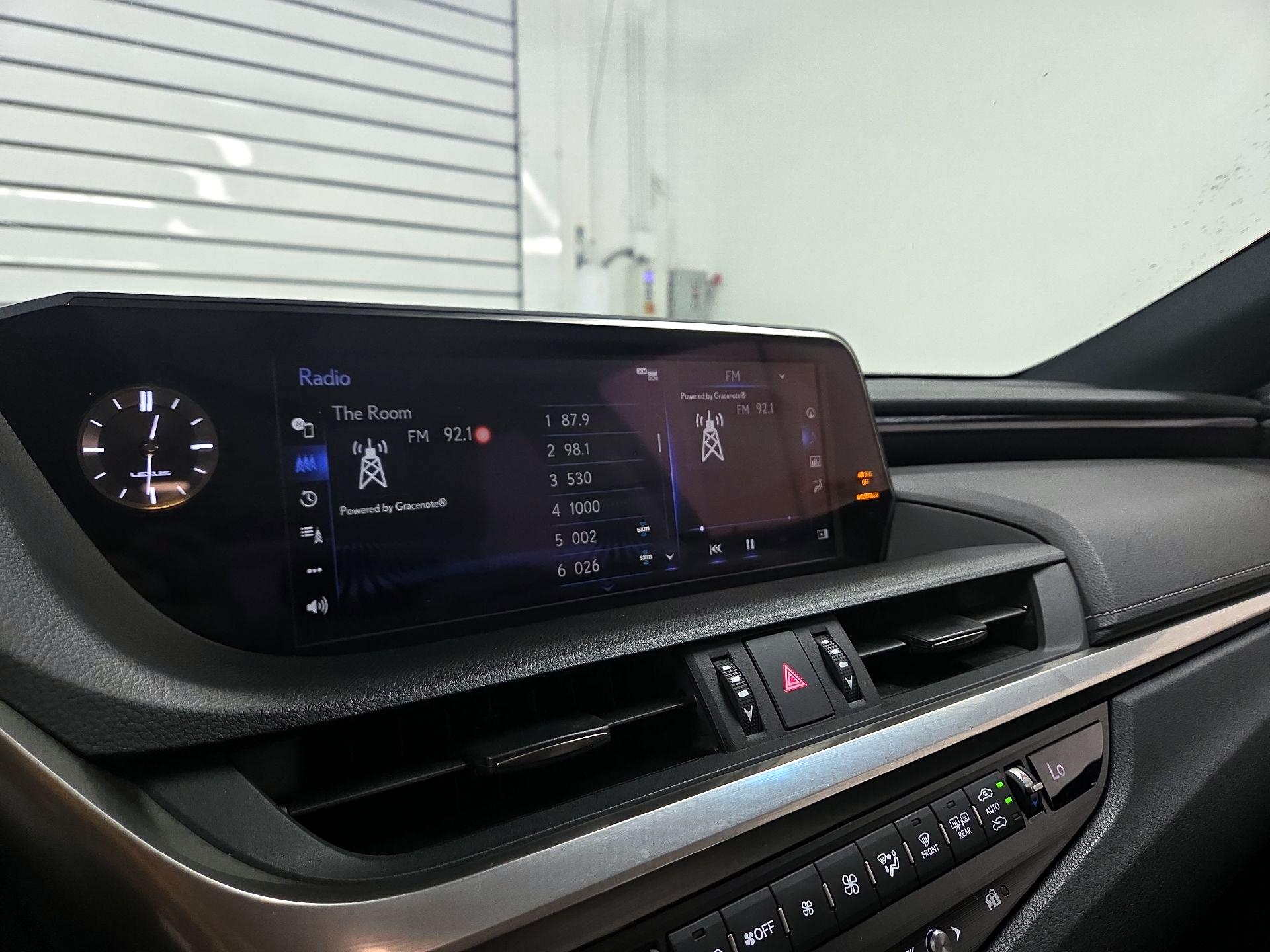 Thumbnail: 2021 Lexus ES - 11