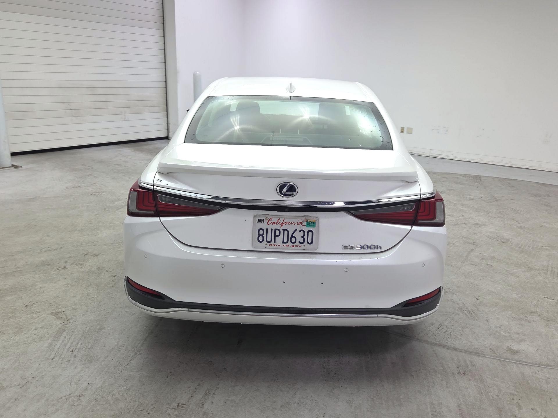 Thumbnail: 2021 Lexus ES - 6