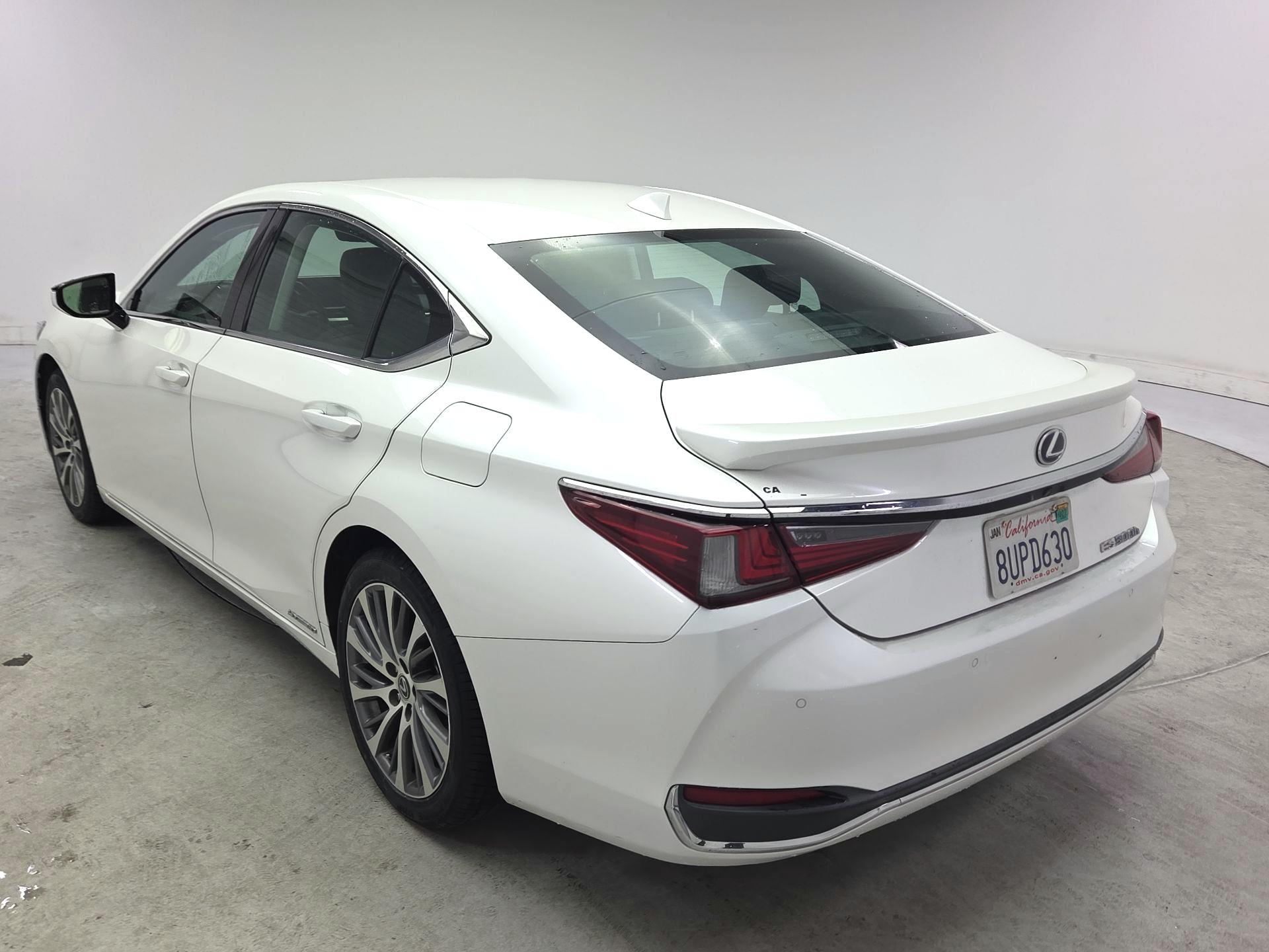 Thumbnail: 2021 Lexus ES - 7