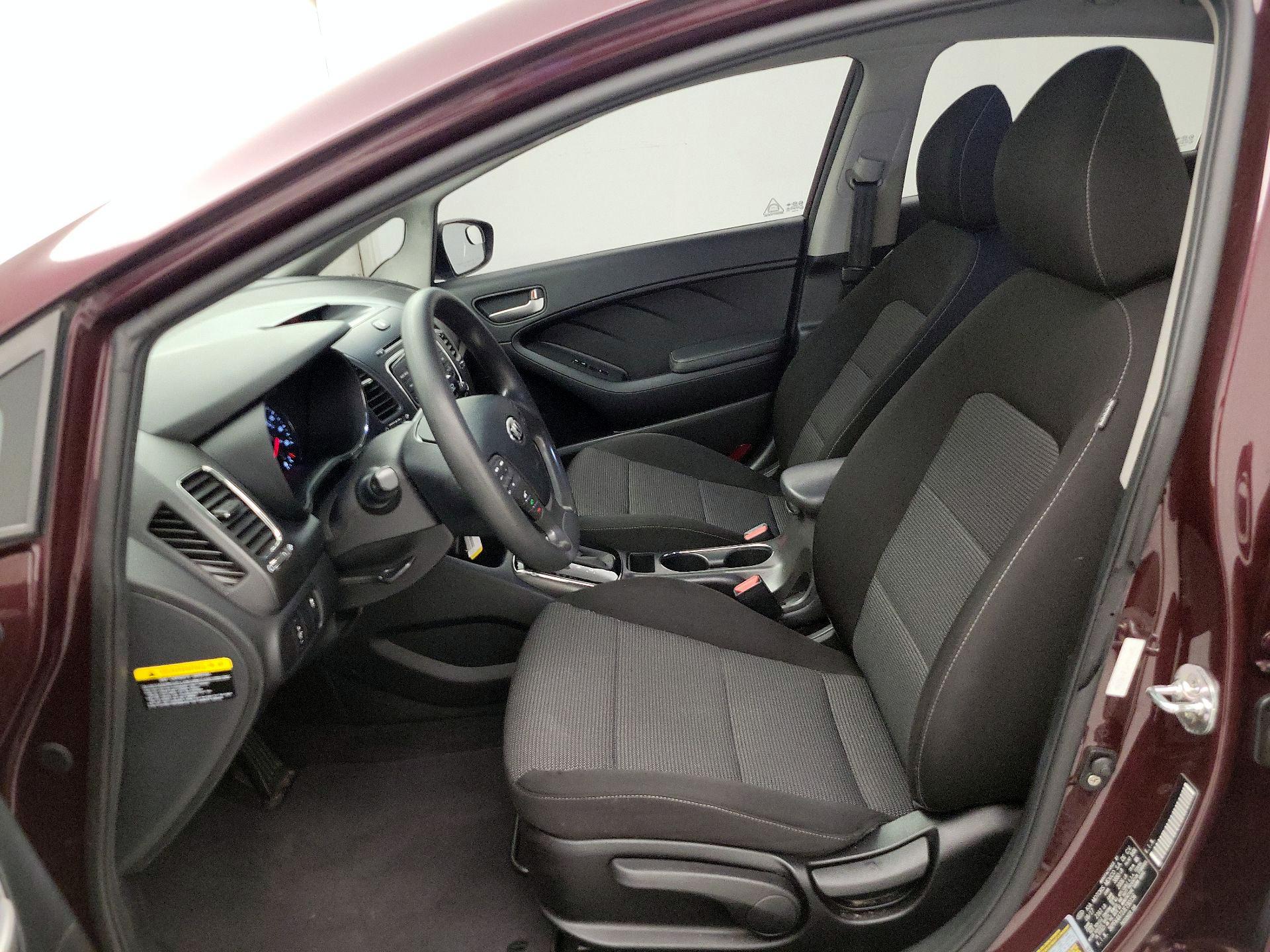 Thumbnail: 2018 Kia Forte - 11