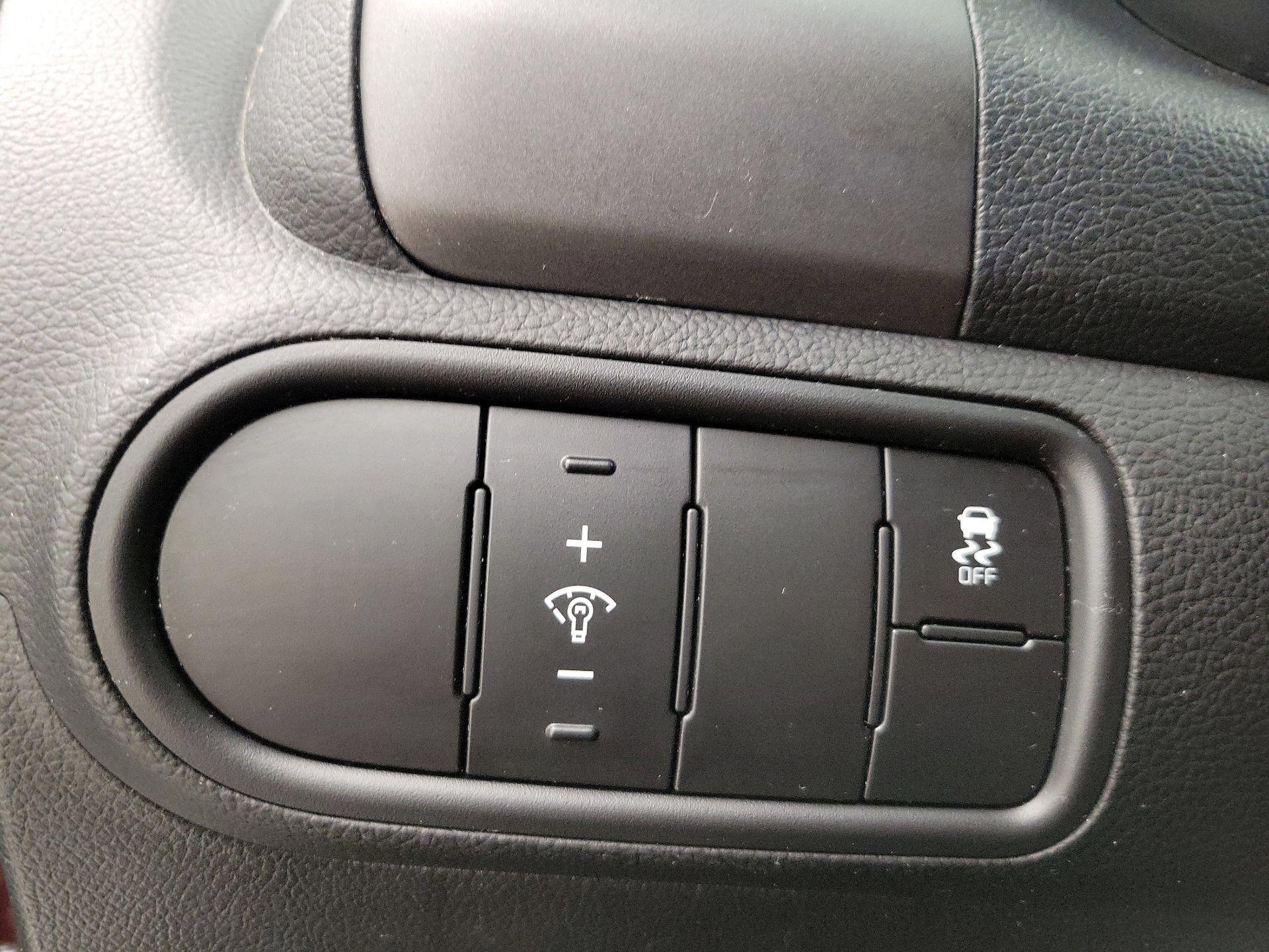 Thumbnail: 2018 Kia Forte - 13