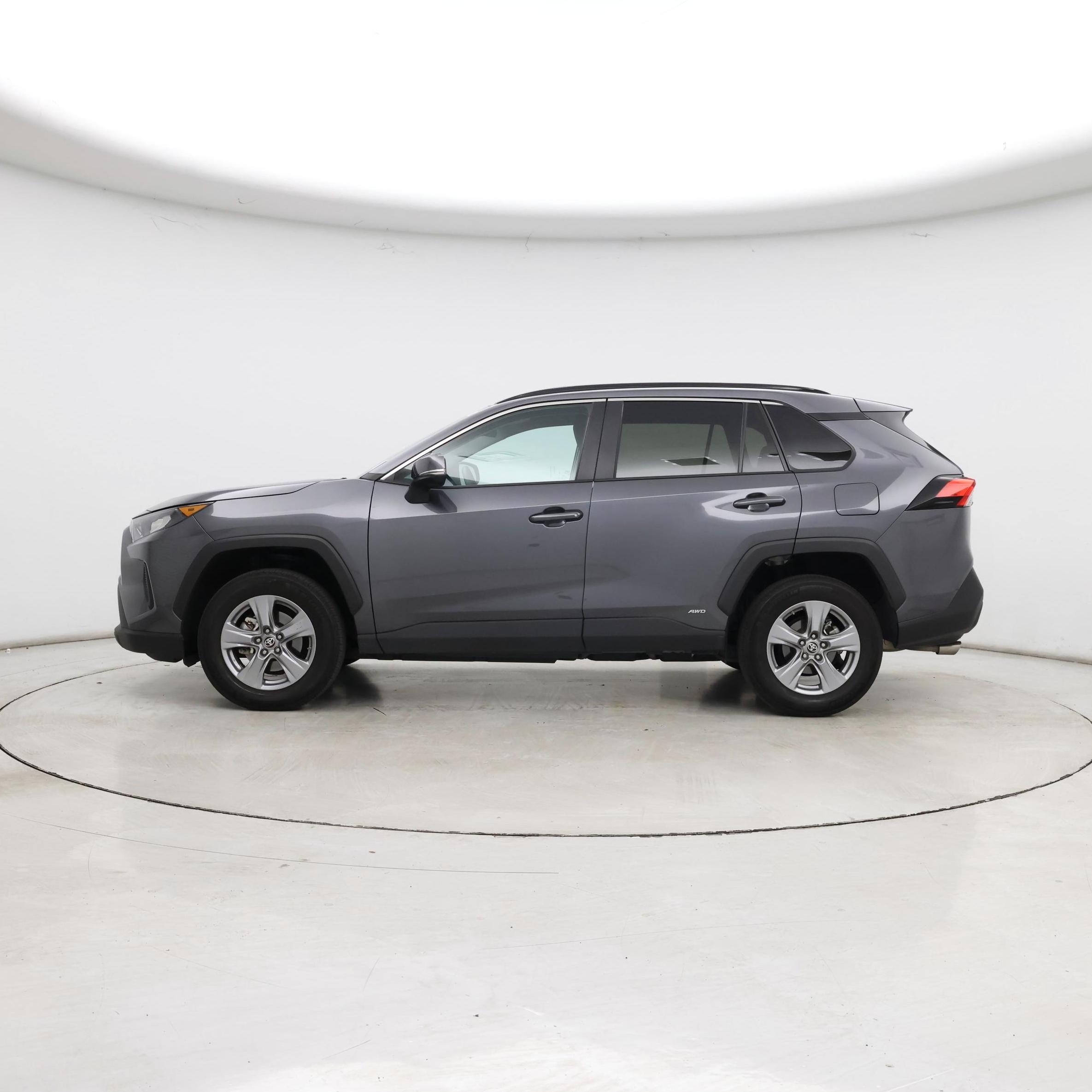 Thumbnail: 2022 Toyota RAV4 - 3