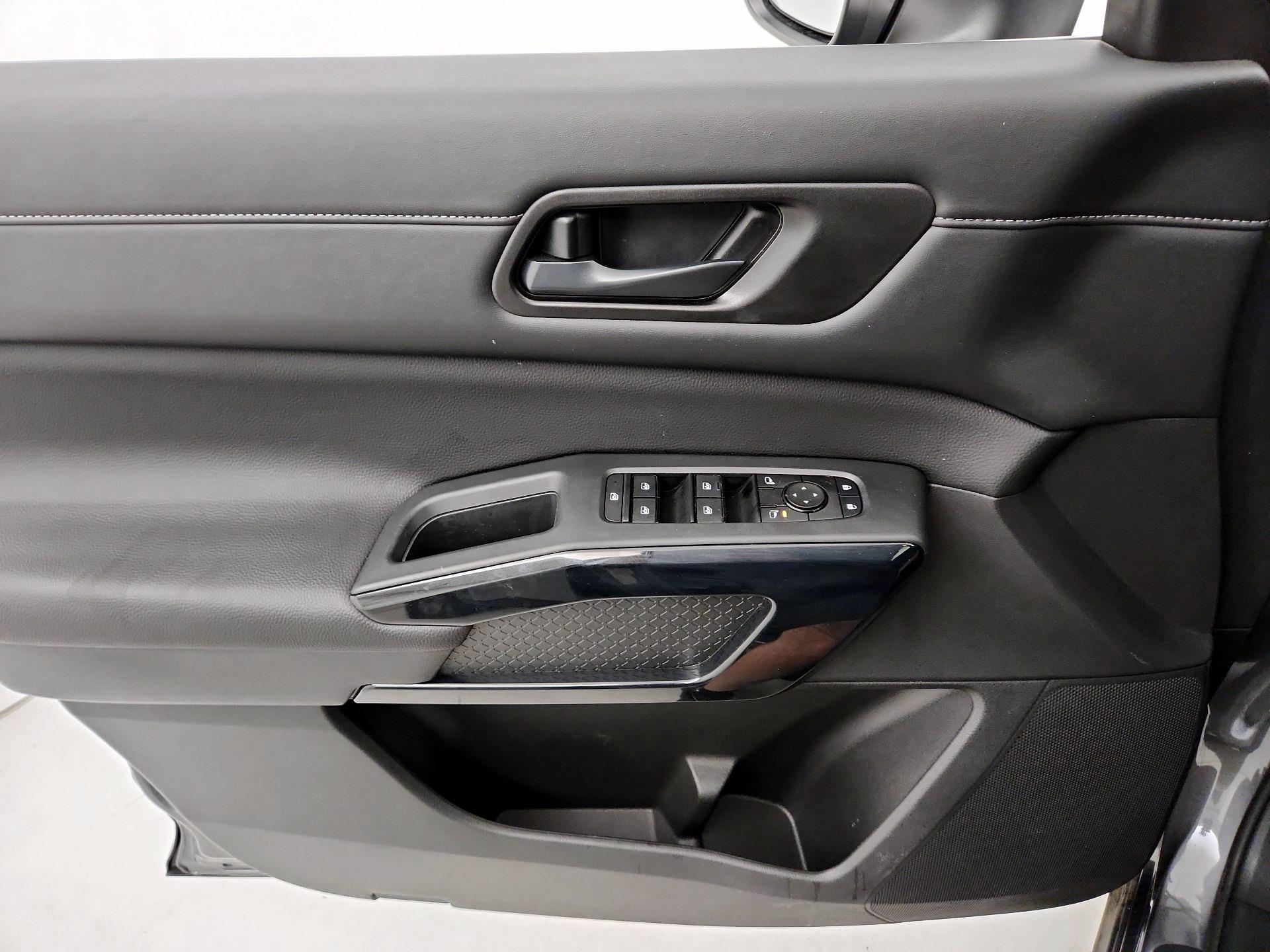 Thumbnail: 2025 Nissan Pathfinder - 12