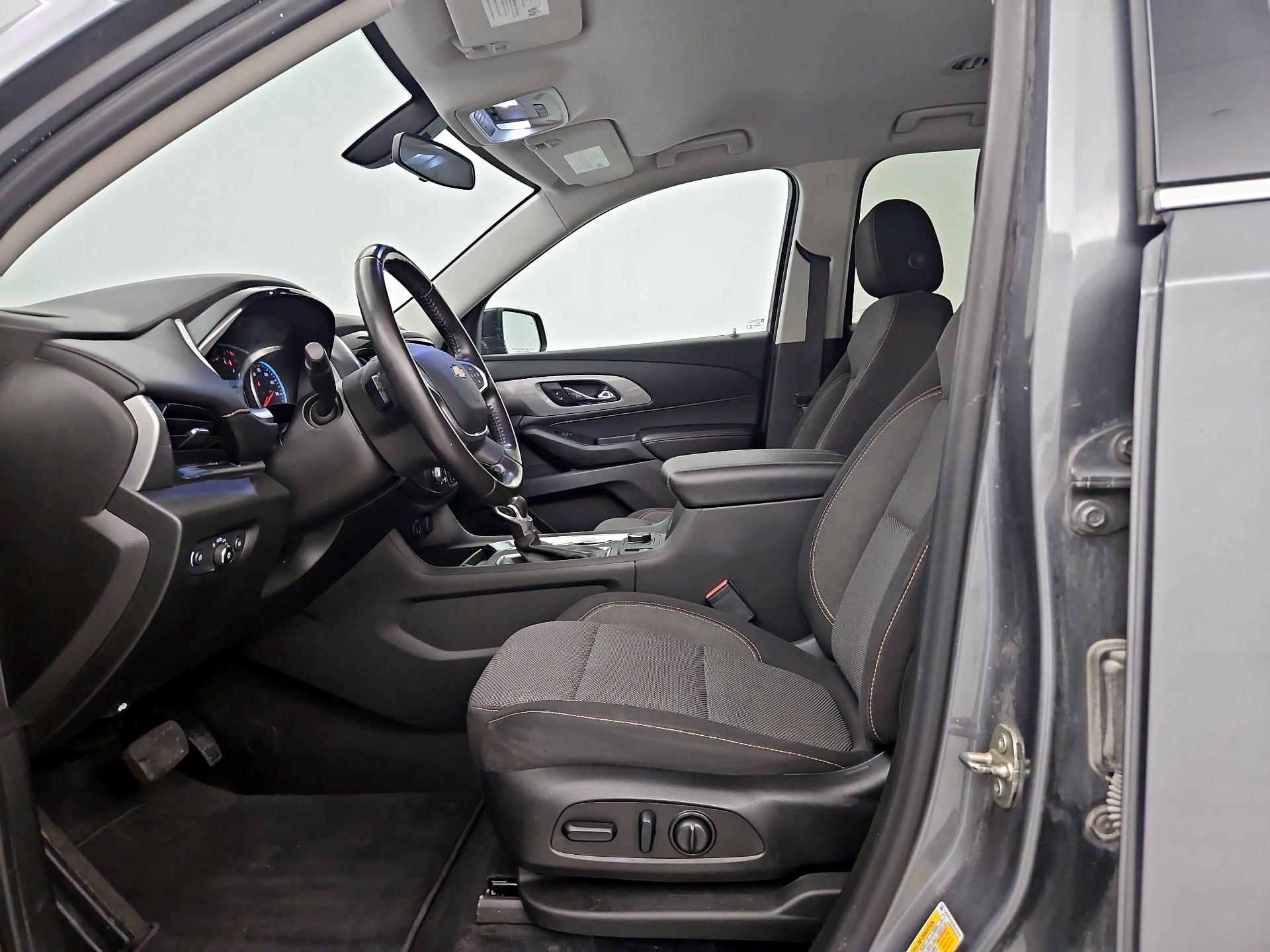 Thumbnail: 2021 Chevrolet Traverse - 11
