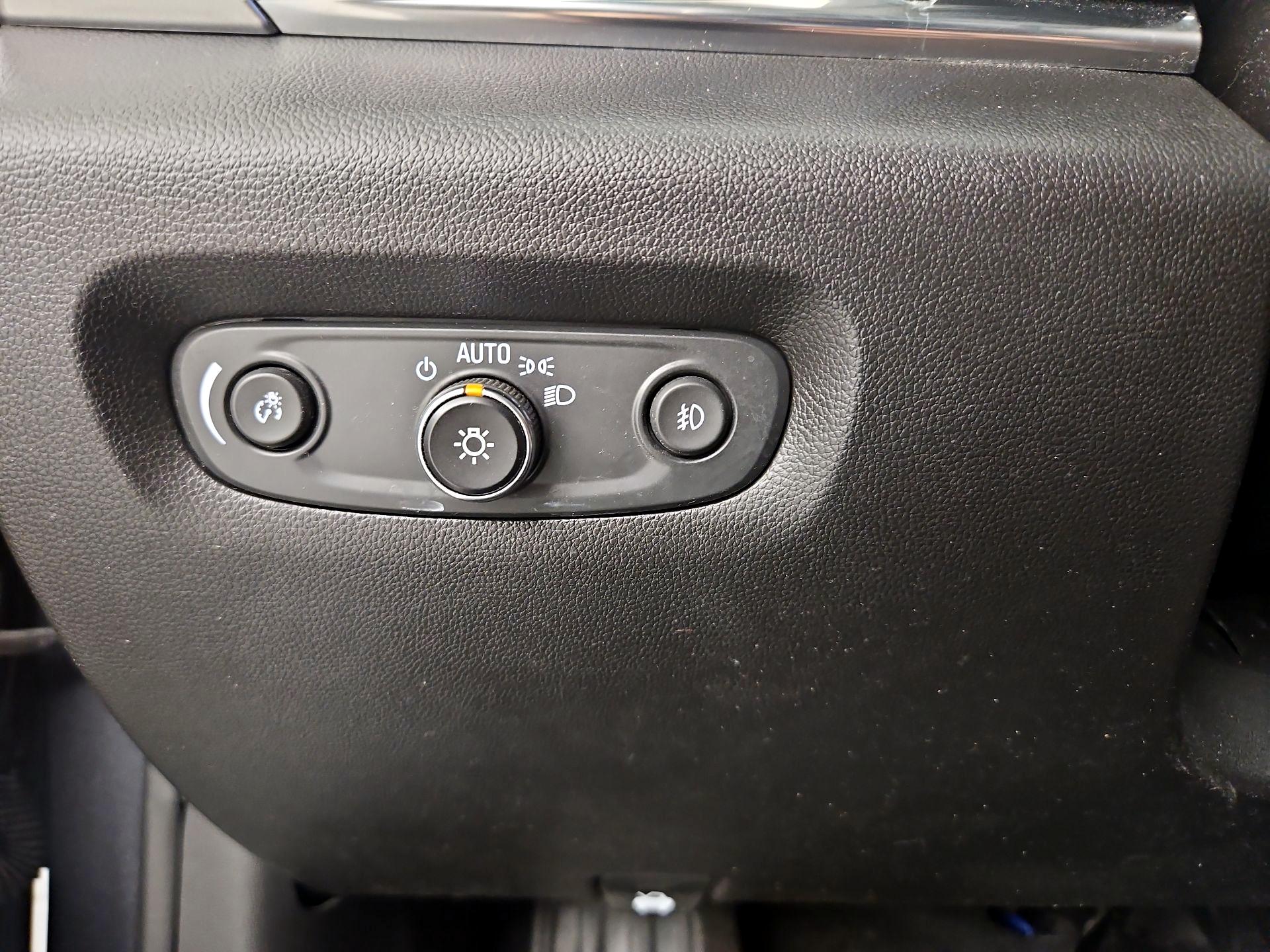 Thumbnail: 2021 Chevrolet Traverse - 13