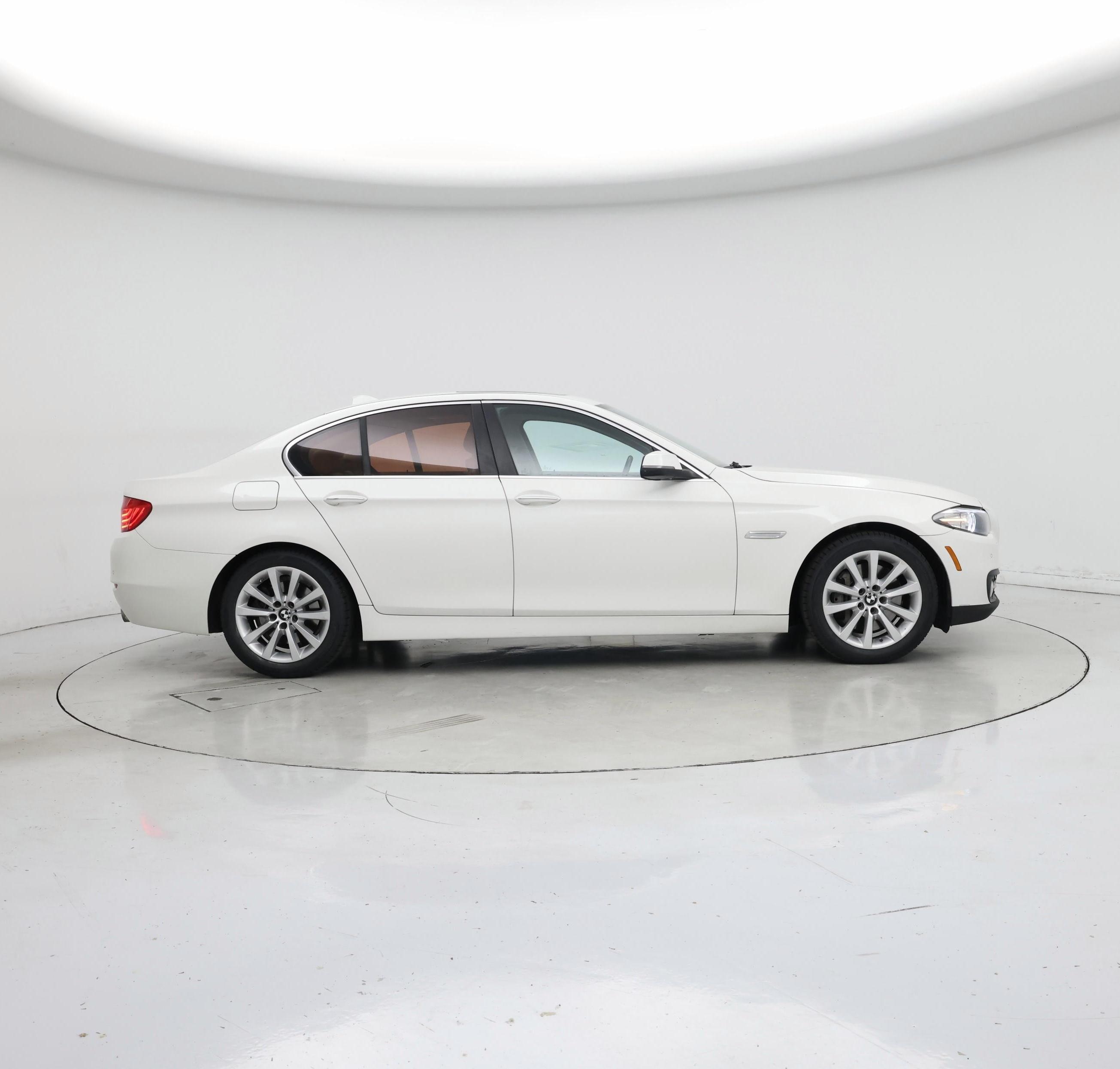 Thumbnail: 2016 BMW 5 Series - 7