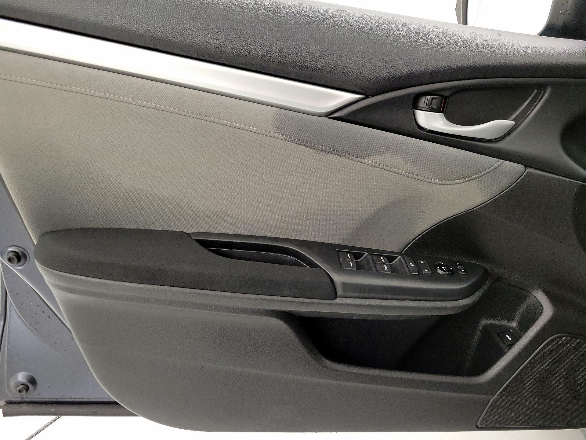 Thumbnail: 2016 Honda Civic - 12