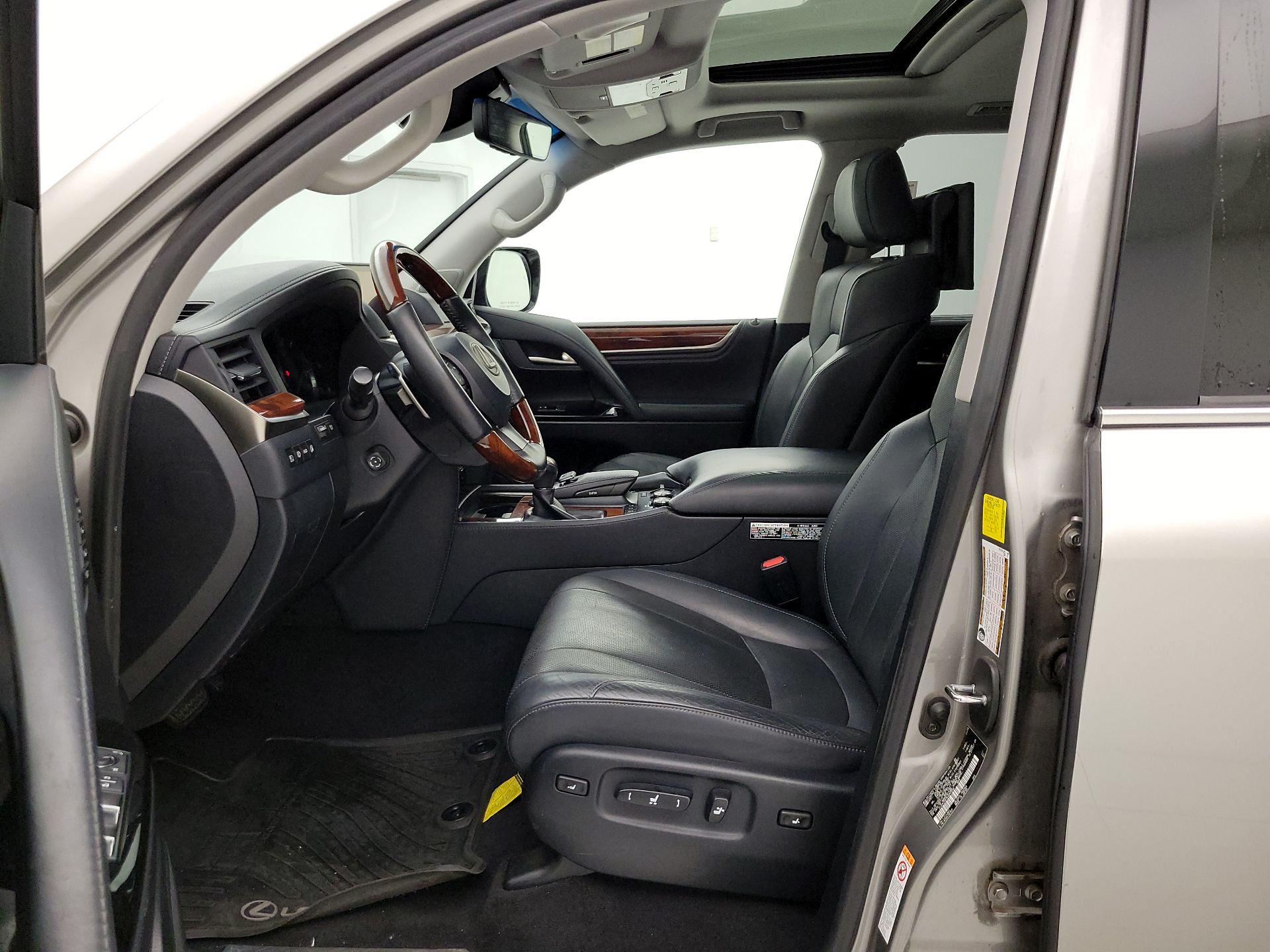 Thumbnail: 2019 Lexus LX - 11