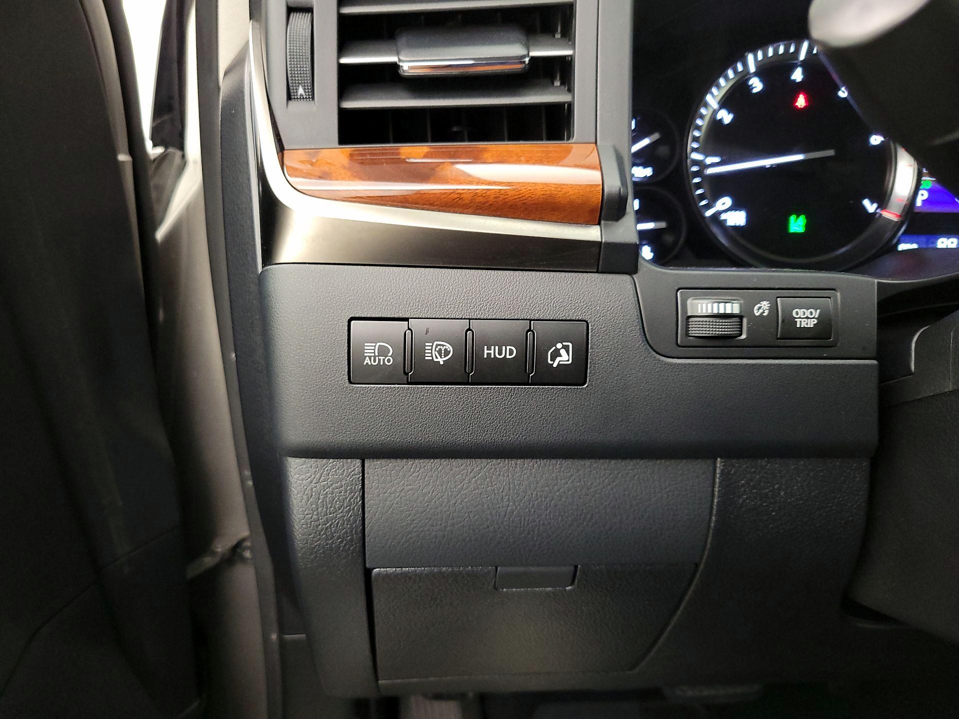 Thumbnail: 2019 Lexus LX - 13