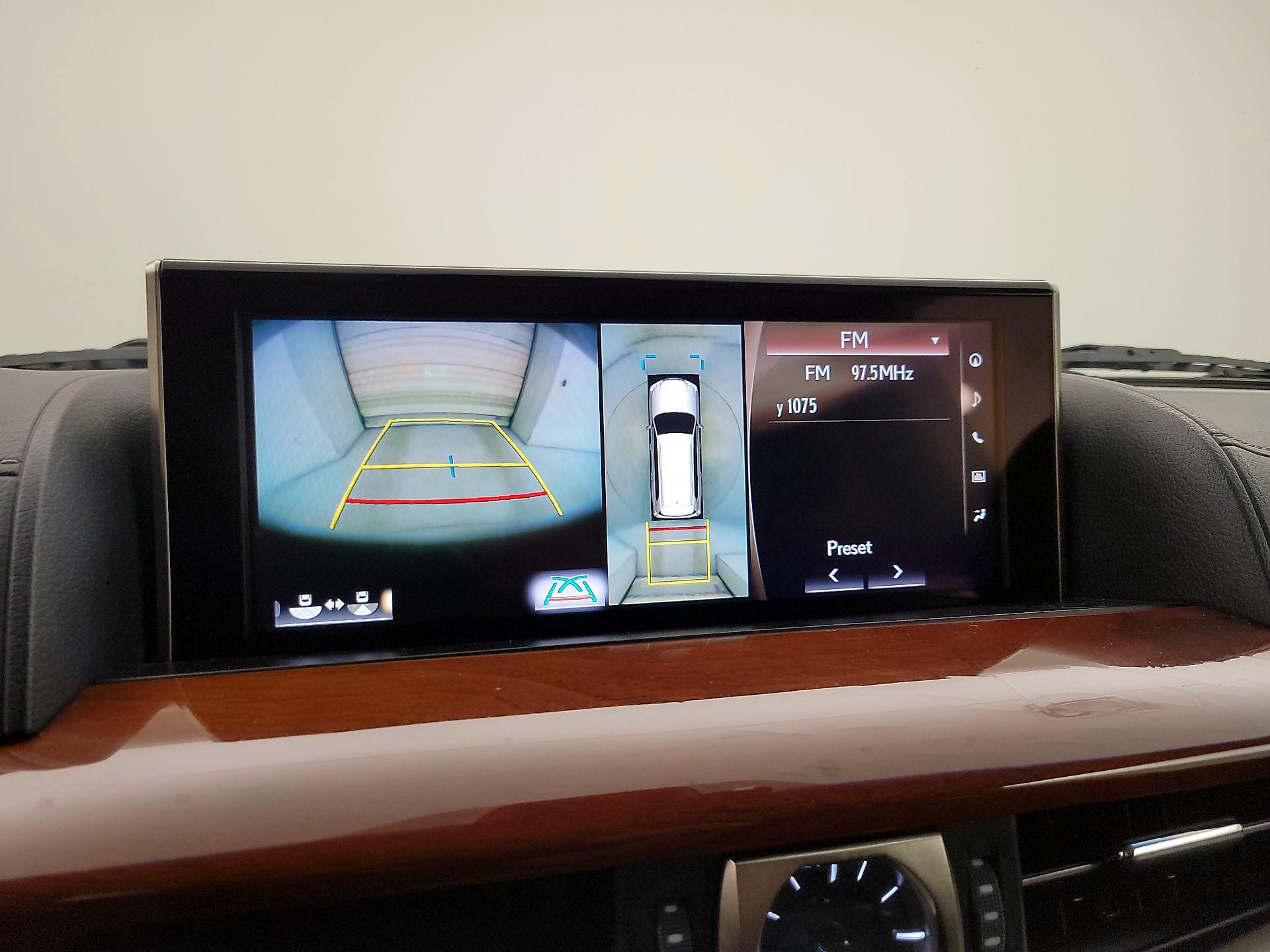 Thumbnail: 2019 Lexus LX - 15