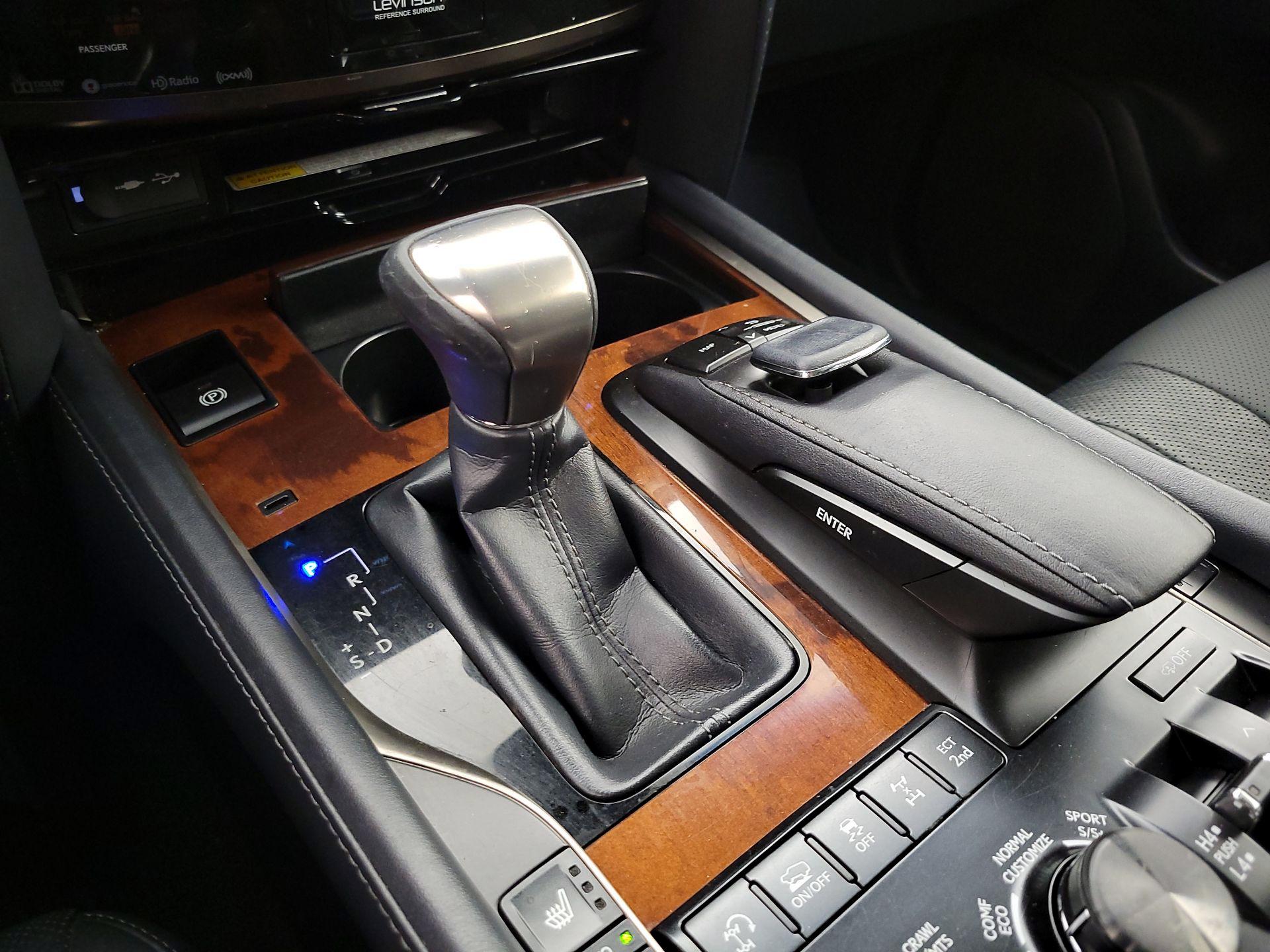Thumbnail: 2019 Lexus LX - 18