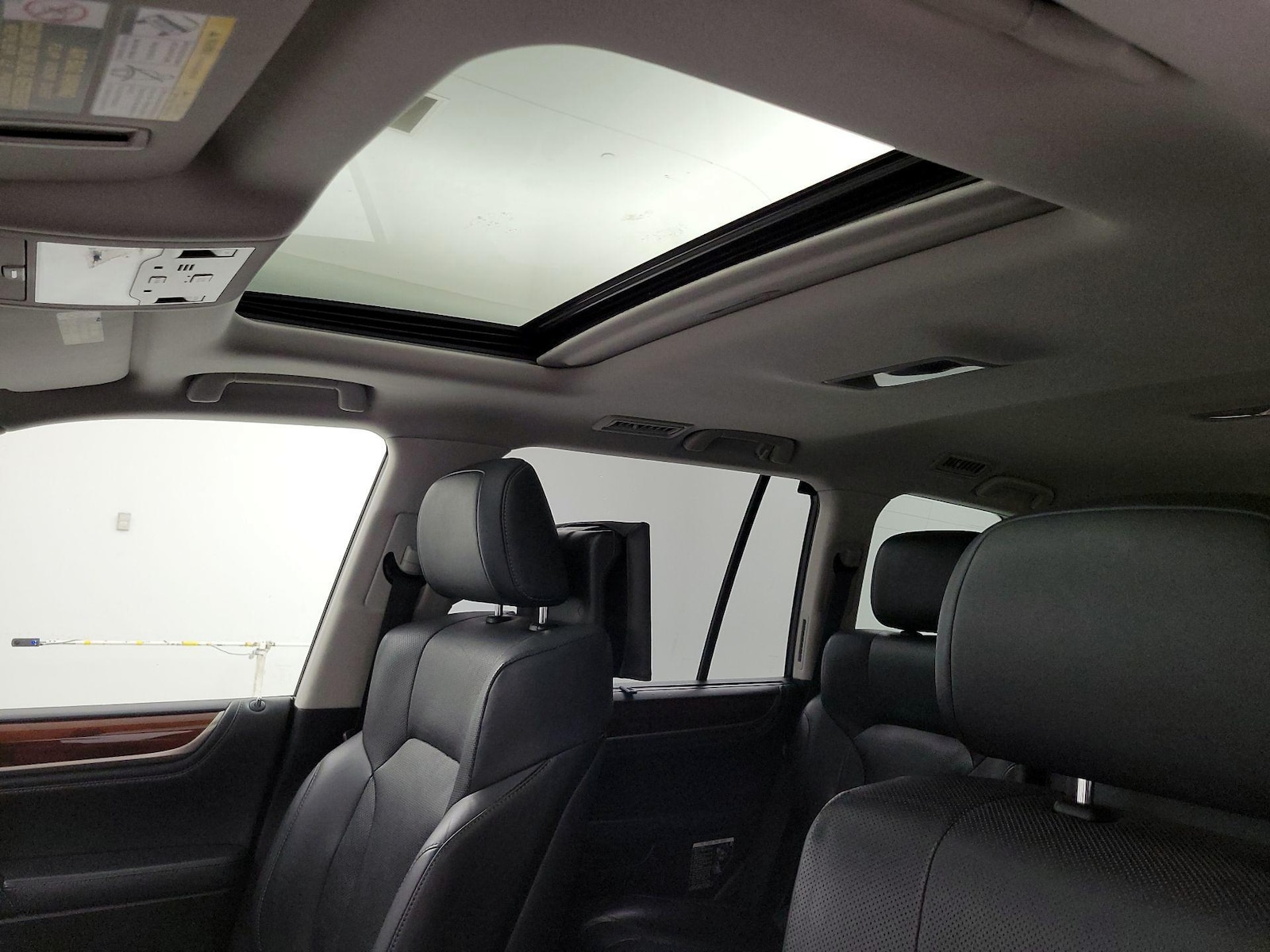 Sunroof(s) & Overhead Airbags