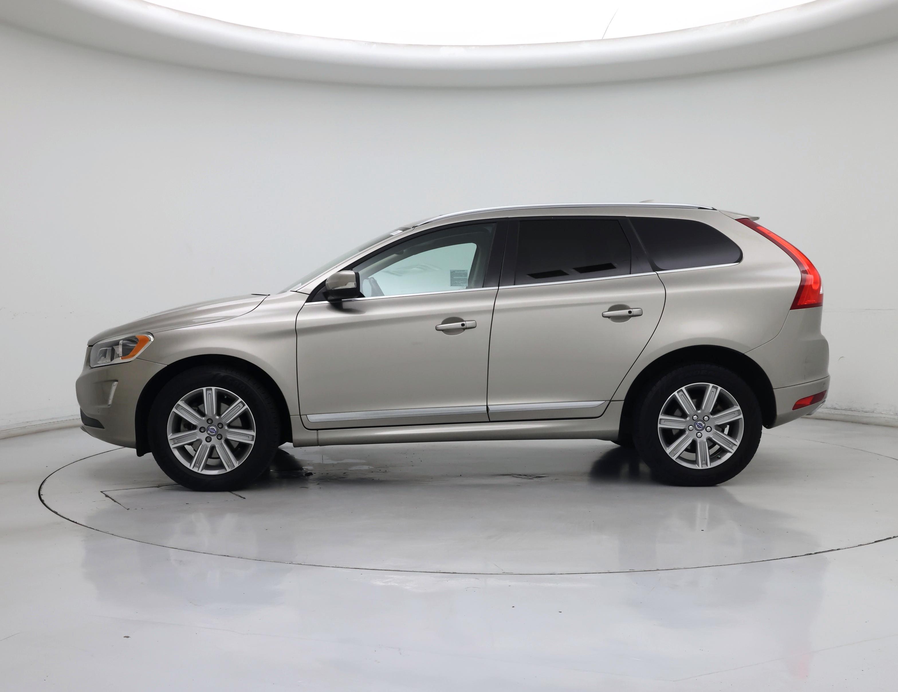 Thumbnail: 2016 Volvo XC60 - 3