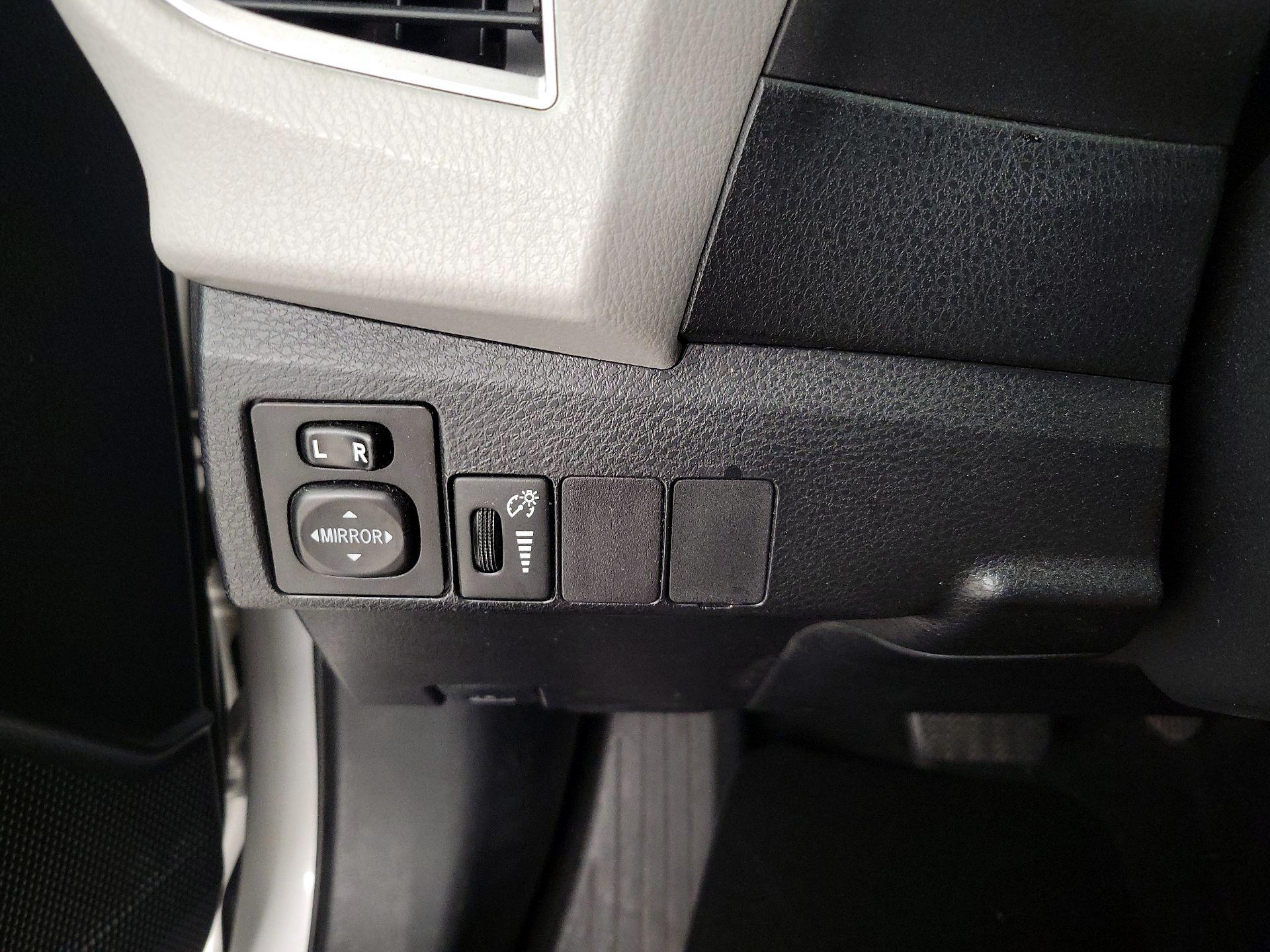 Thumbnail: 2014 Toyota Corolla - 13