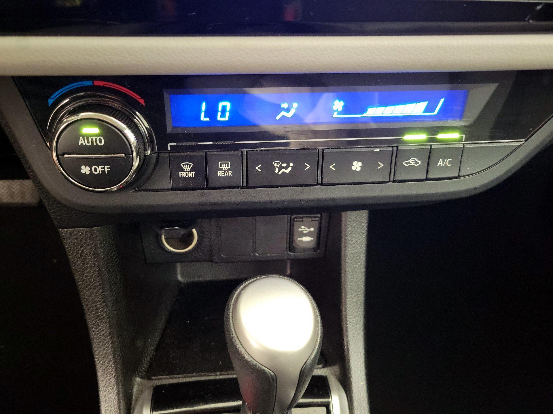 Thumbnail: 2014 Toyota Corolla - 16