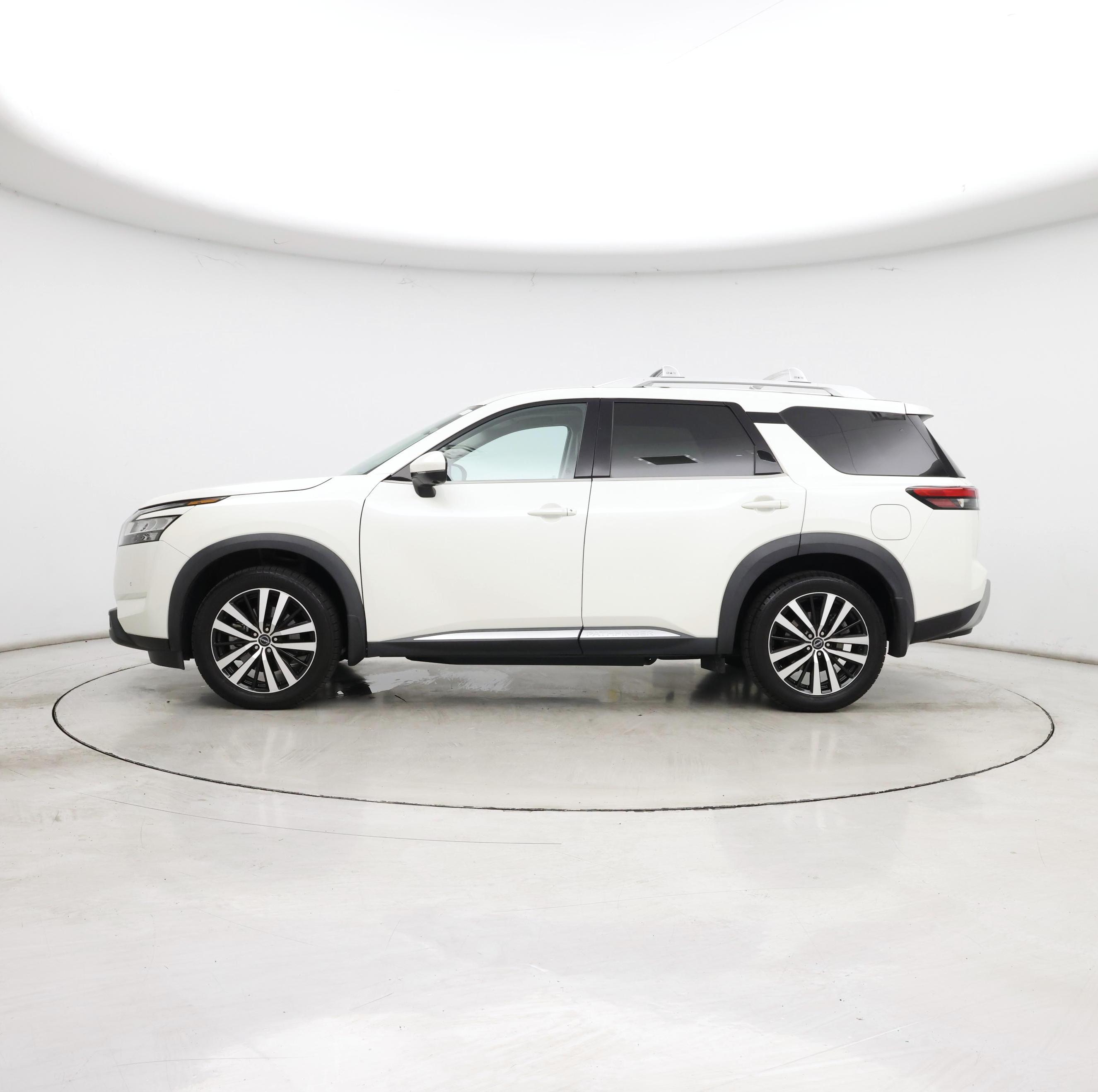 Thumbnail: 2023 Nissan Pathfinder - 3
