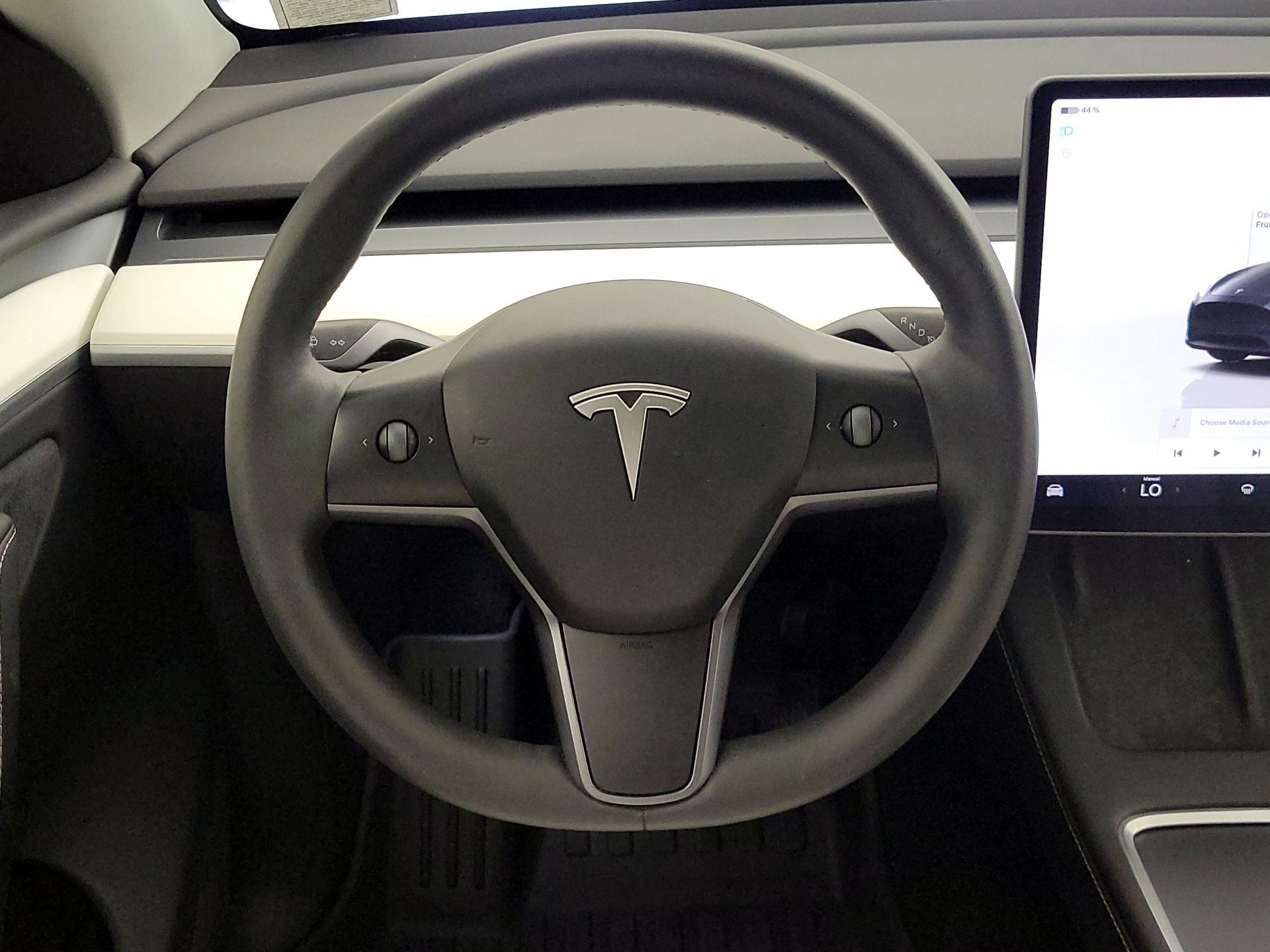 Thumbnail: 2023 Tesla Model Y - 10