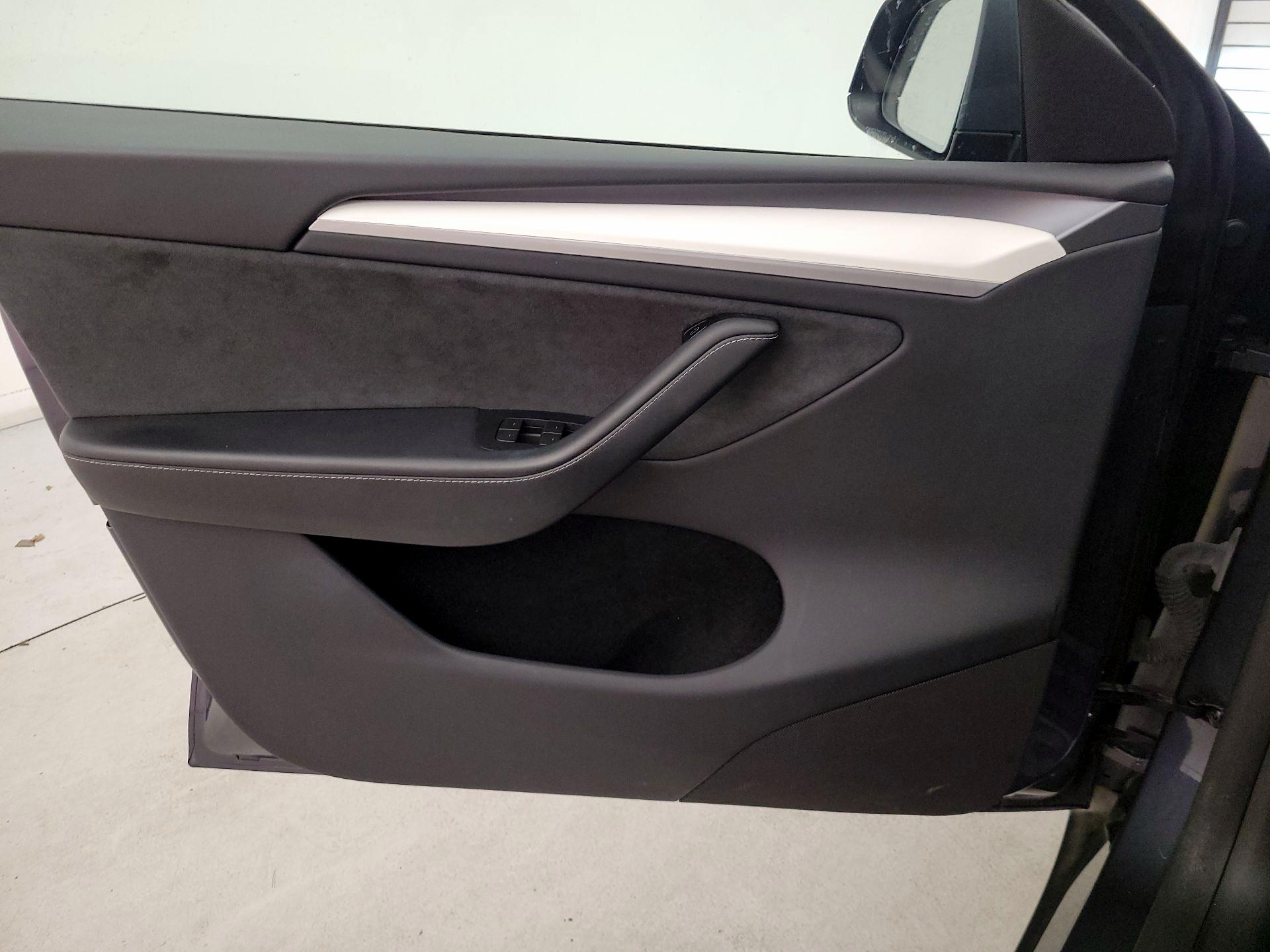 Thumbnail: 2023 Tesla Model Y - 12