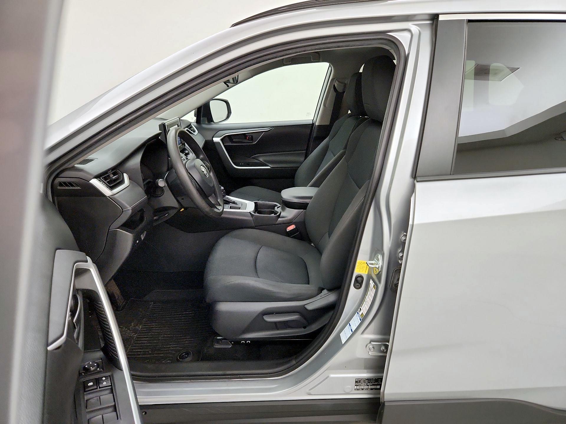 Thumbnail: 2021 Toyota RAV4 - 11