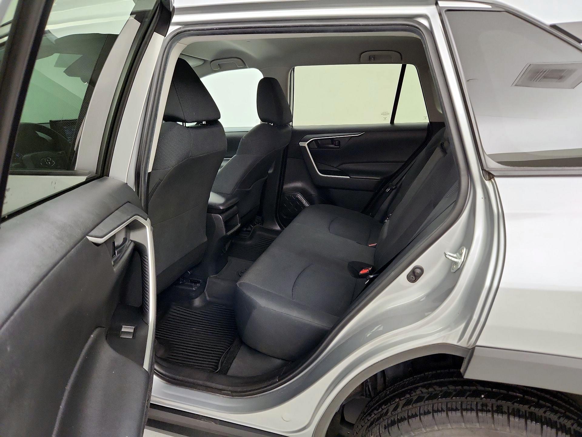 Thumbnail: 2021 Toyota RAV4 - 19