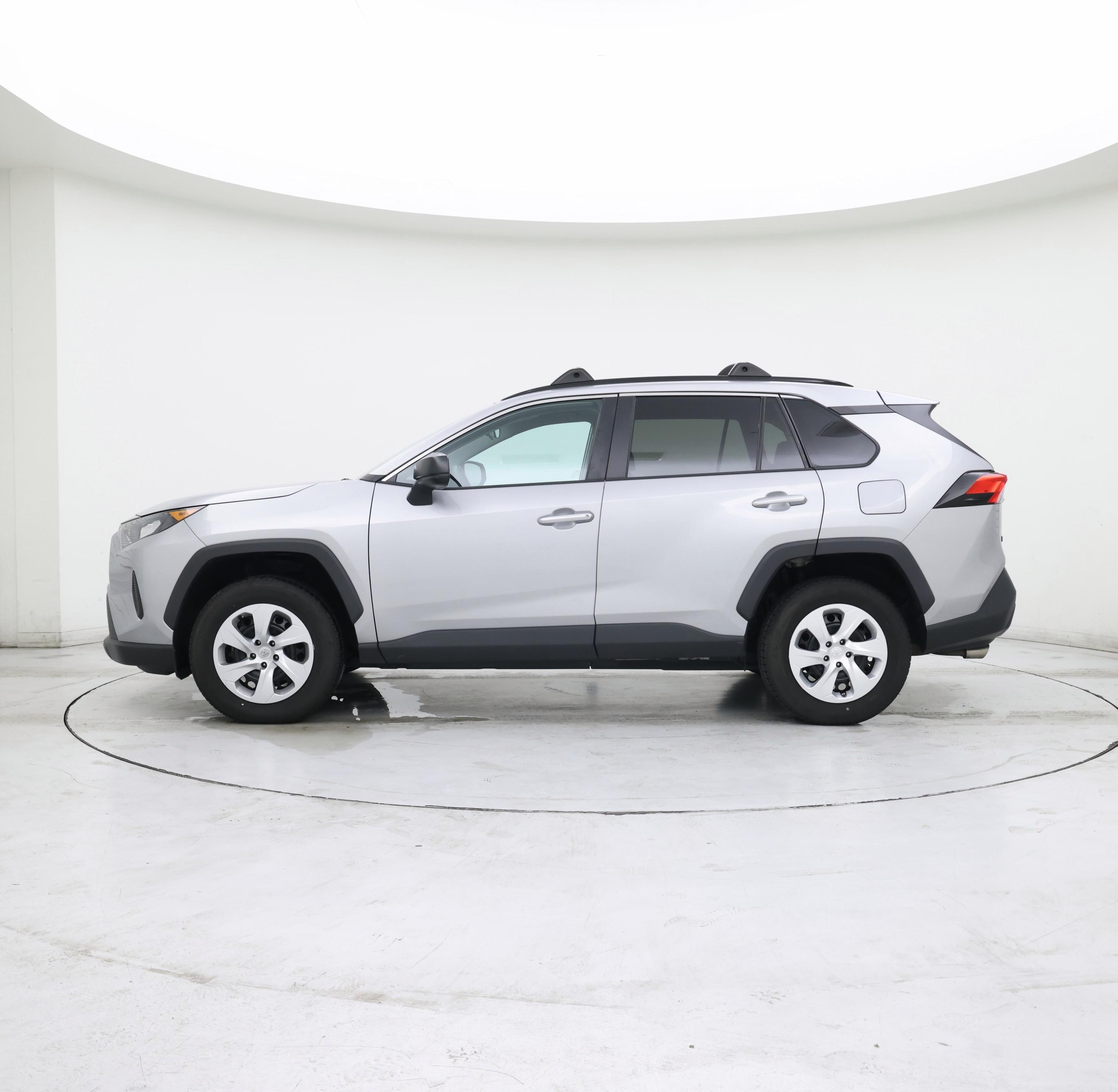 Thumbnail: 2021 Toyota RAV4 - 3