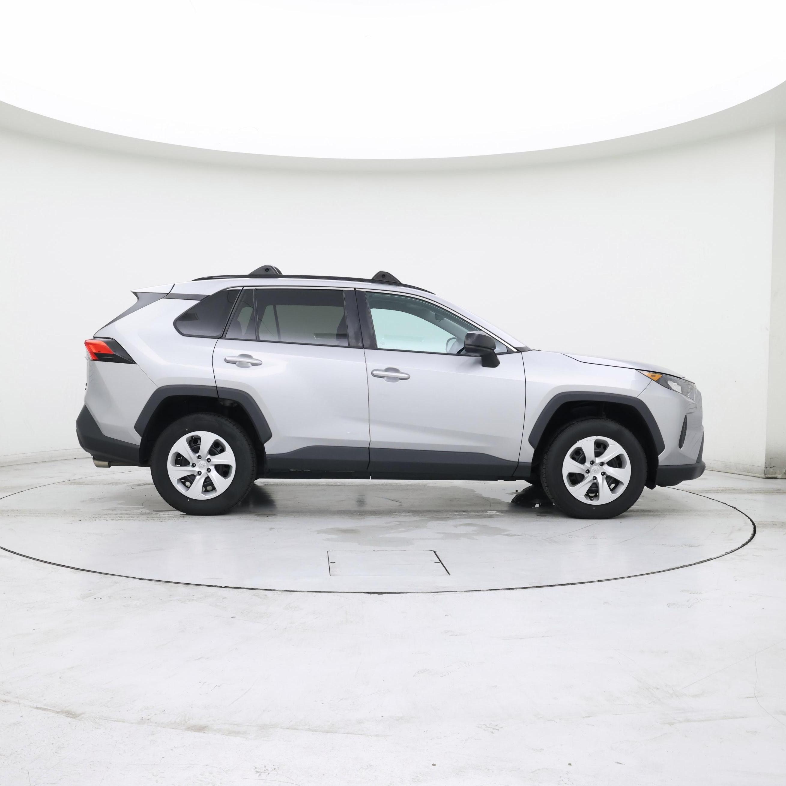 Thumbnail: 2021 Toyota RAV4 - 7