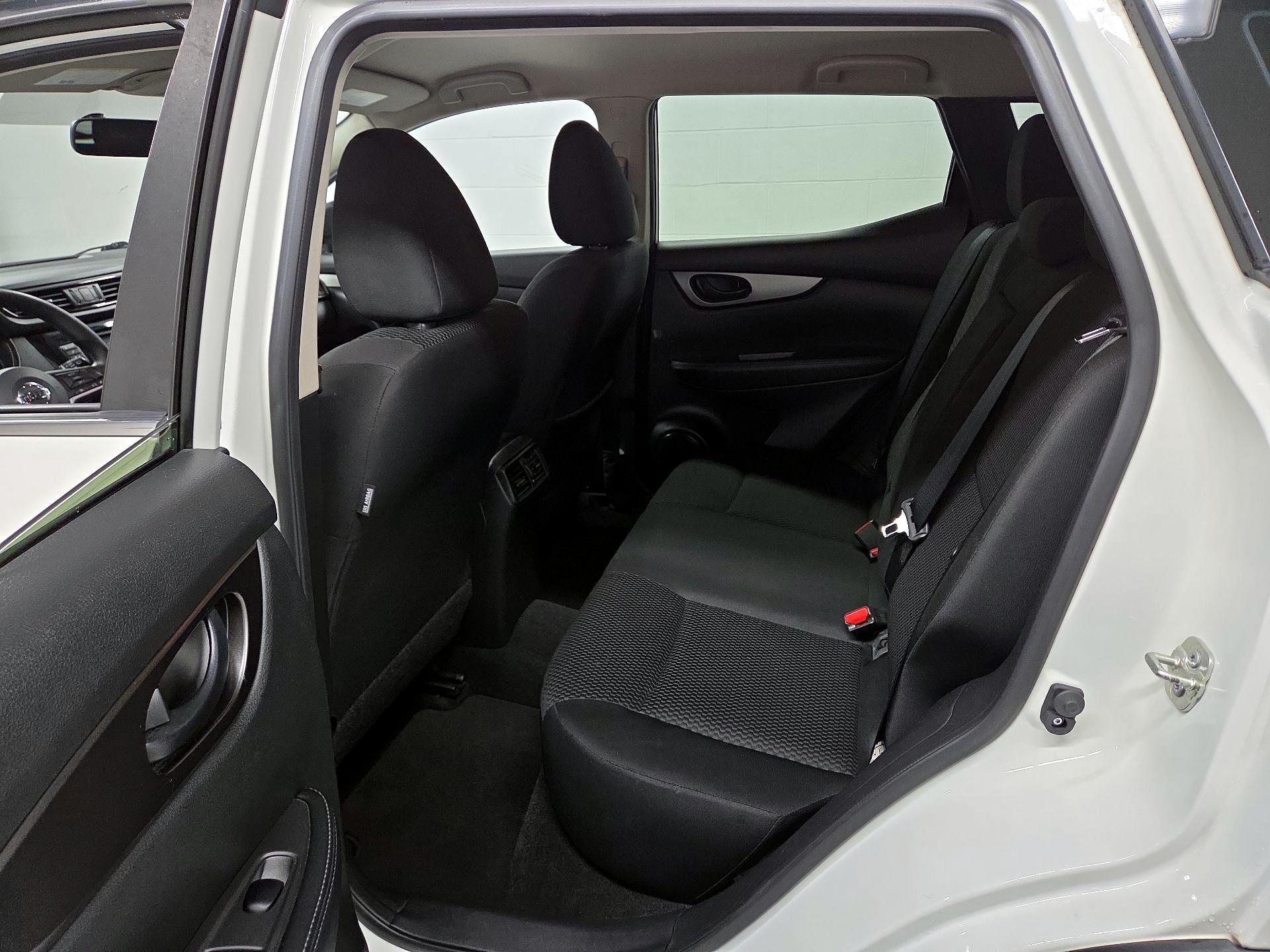 Thumbnail: 2019 Nissan Rogue Sport - 17