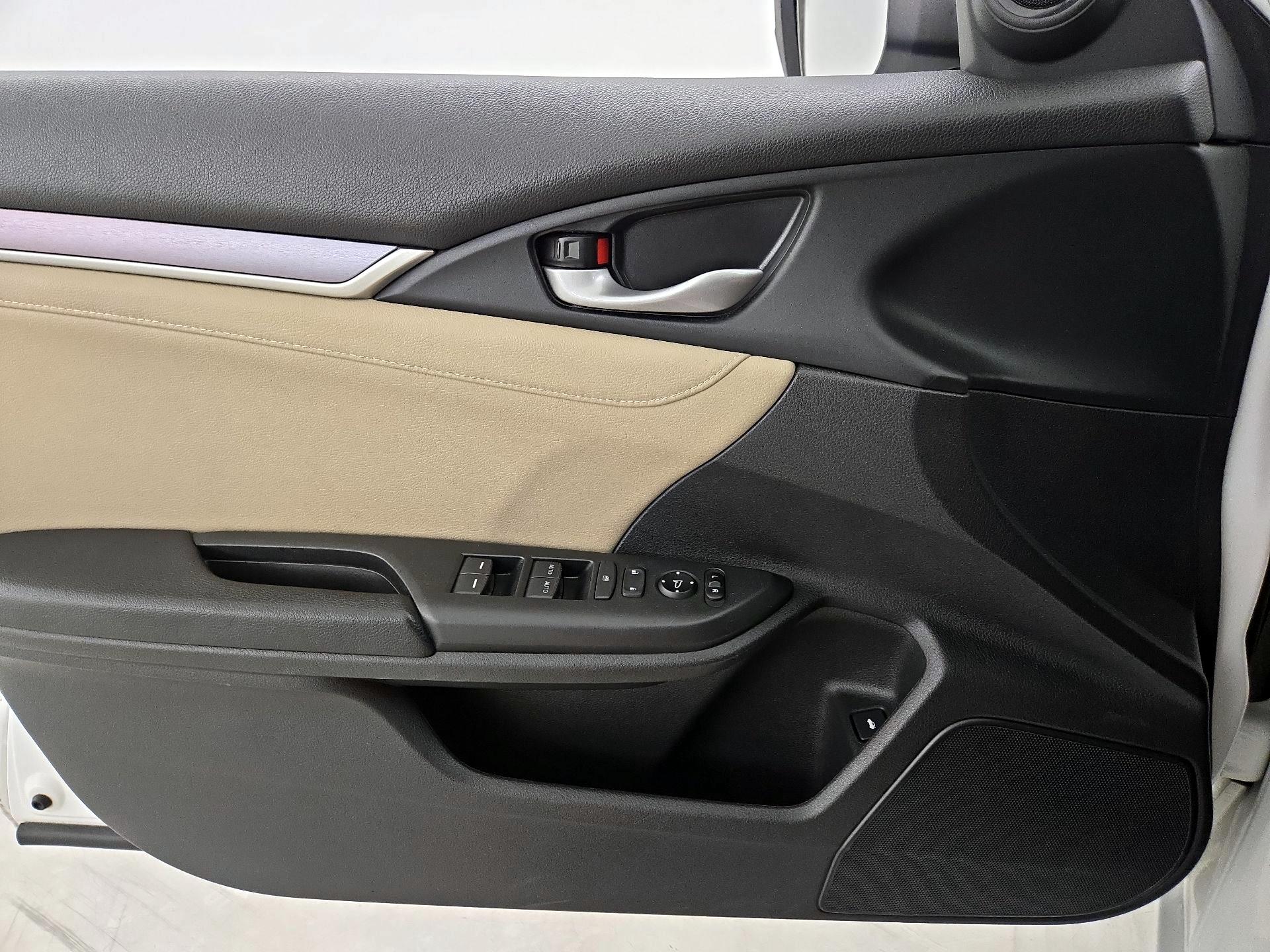 Thumbnail: 2017 Honda Civic - 12