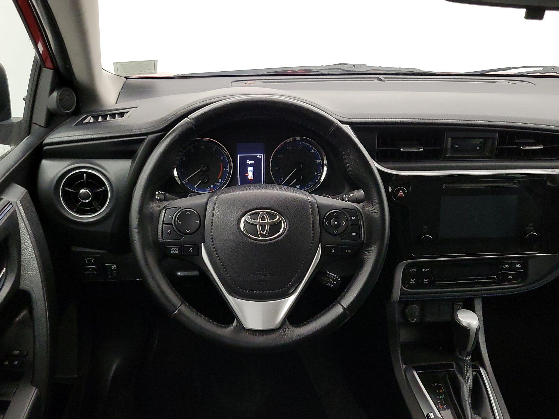 Thumbnail: 2018 Toyota Corolla - 10