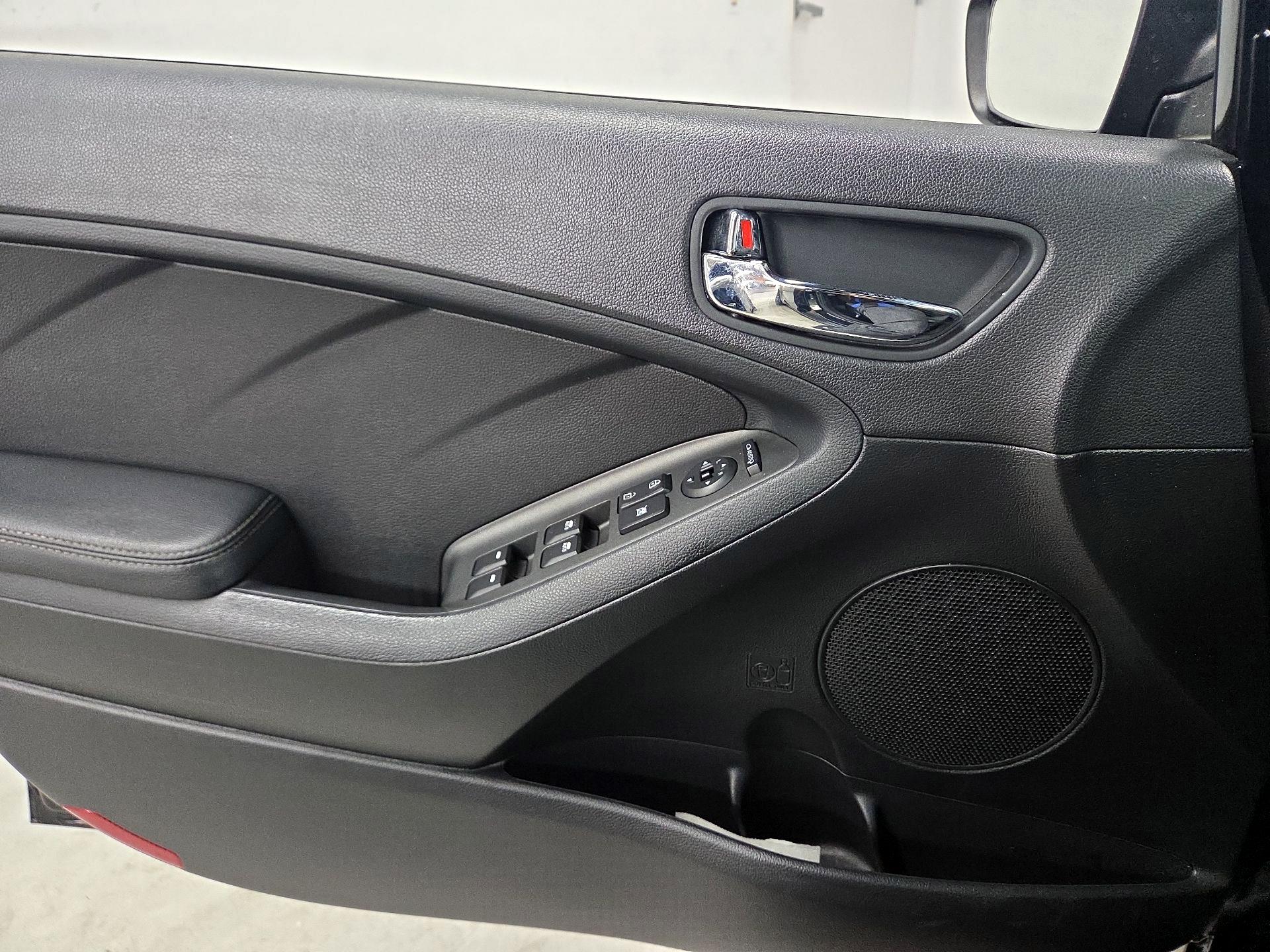 Thumbnail: 2015 Kia Forte - 12