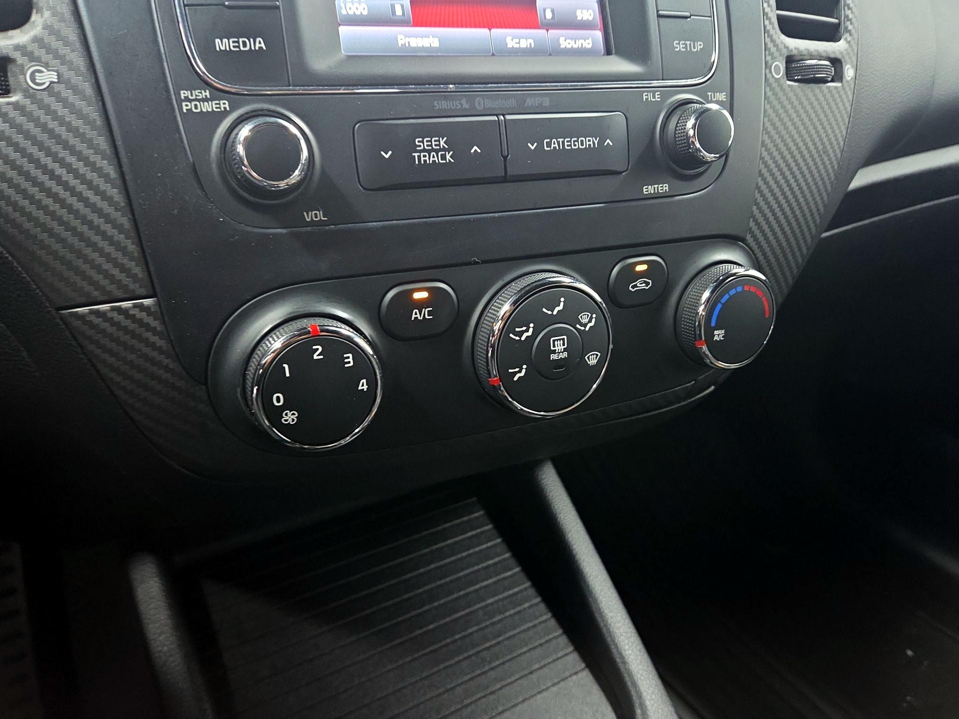 Thumbnail: 2015 Kia Forte - 14