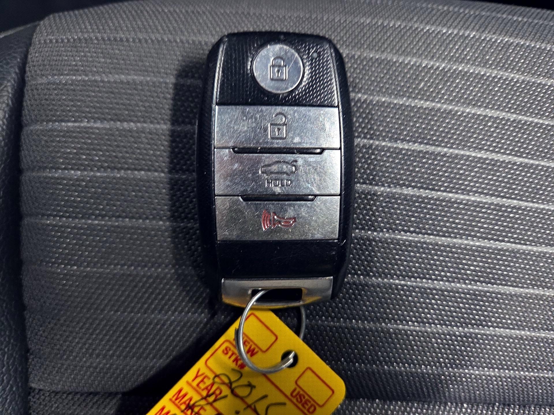 Thumbnail: 2015 Kia Forte - 19
