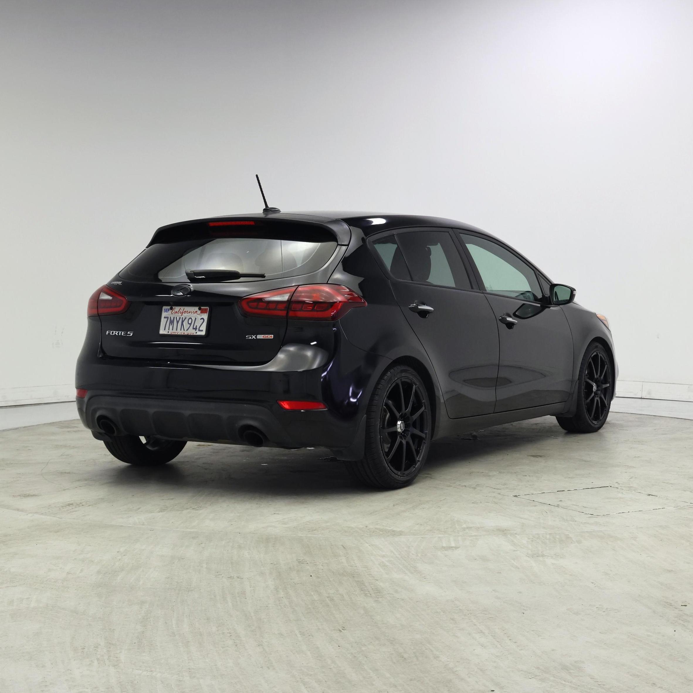 Thumbnail: 2015 Kia Forte - 8