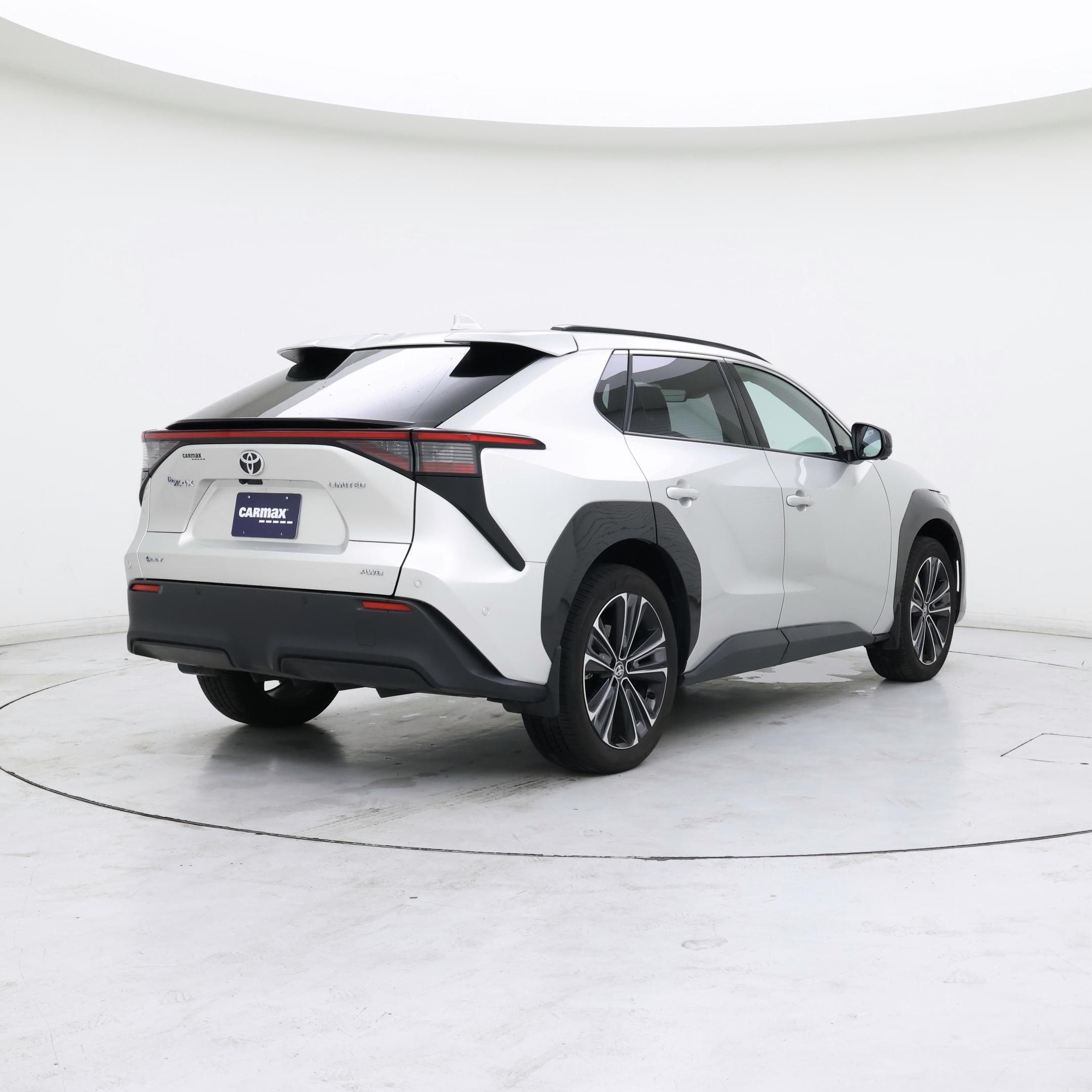 Thumbnail: 2024 Toyota bZ4X - 8