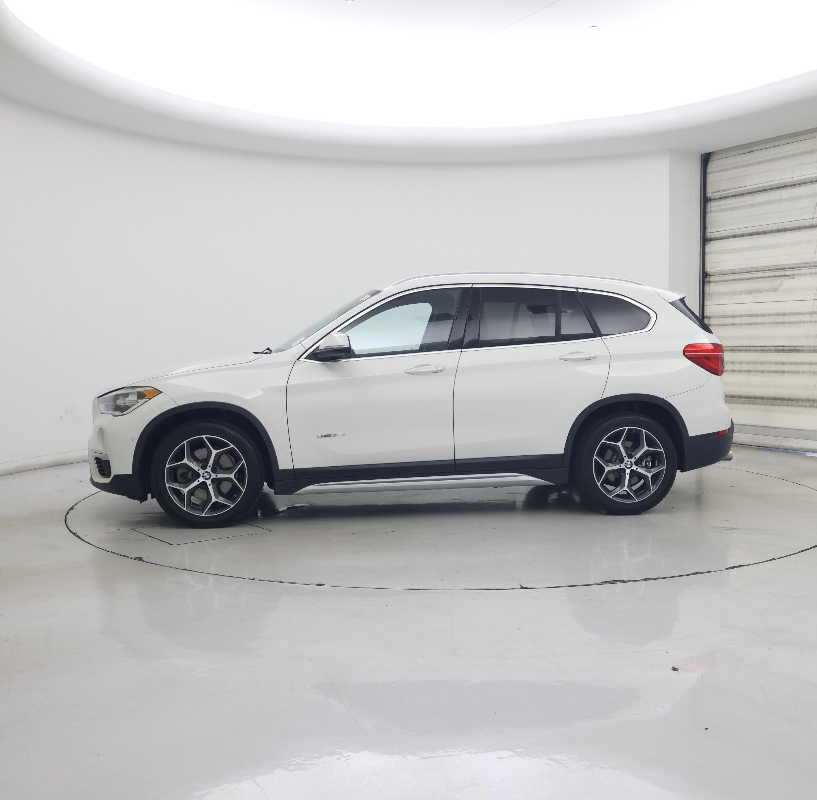 Thumbnail: 2017 BMW X1 - 3