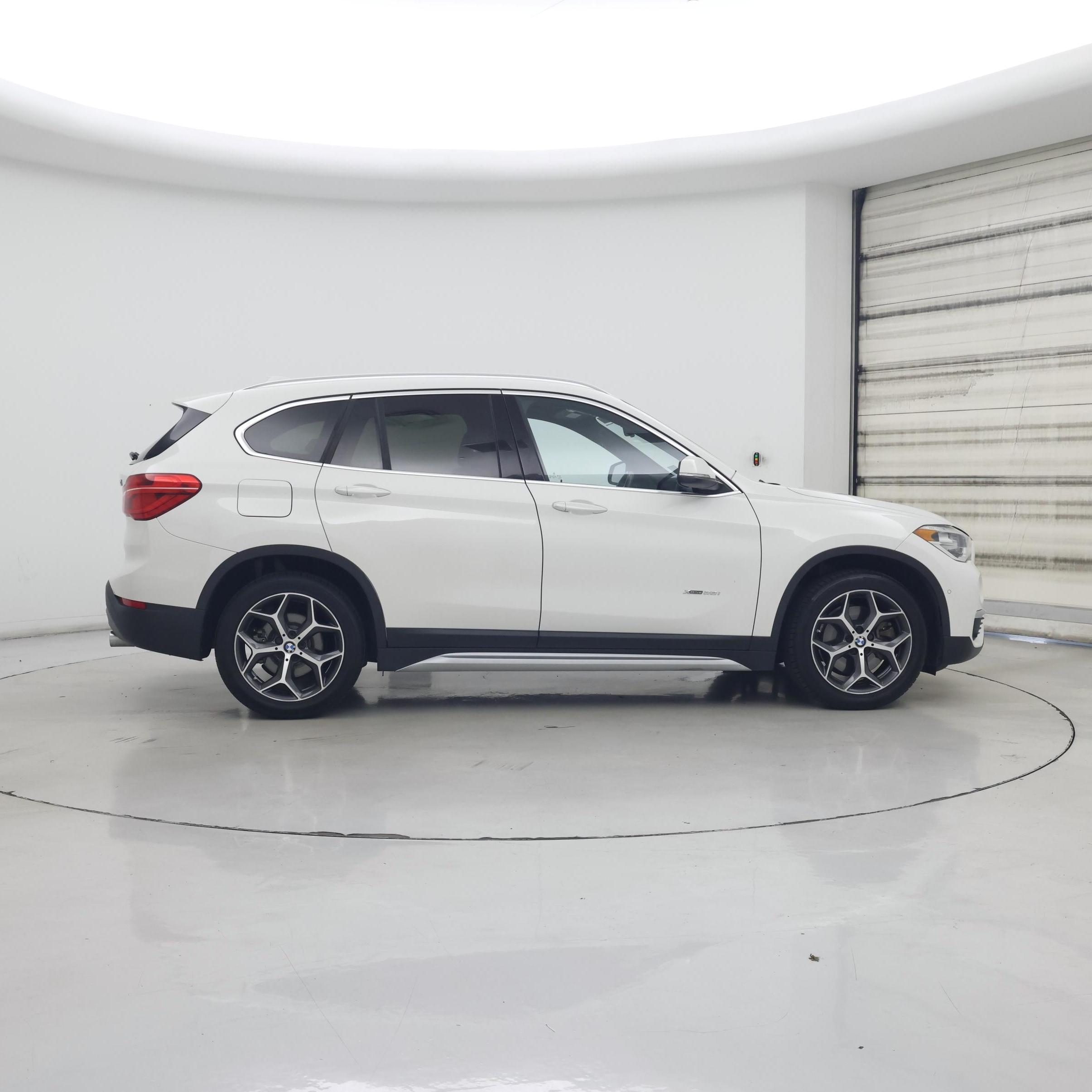 Thumbnail: 2017 BMW X1 - 7