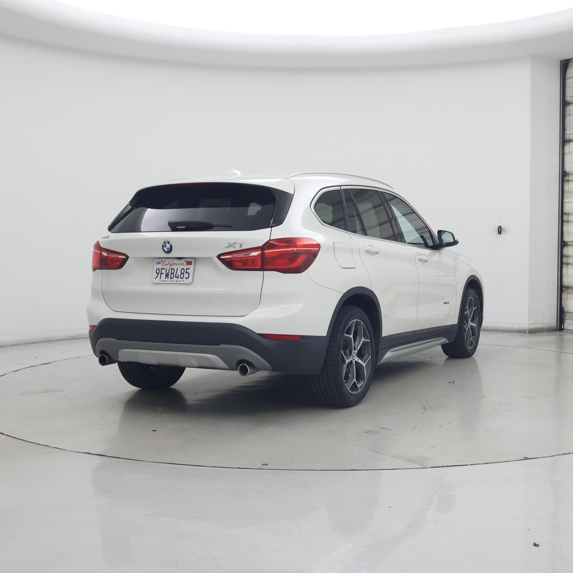 Thumbnail: 2017 BMW X1 - 8