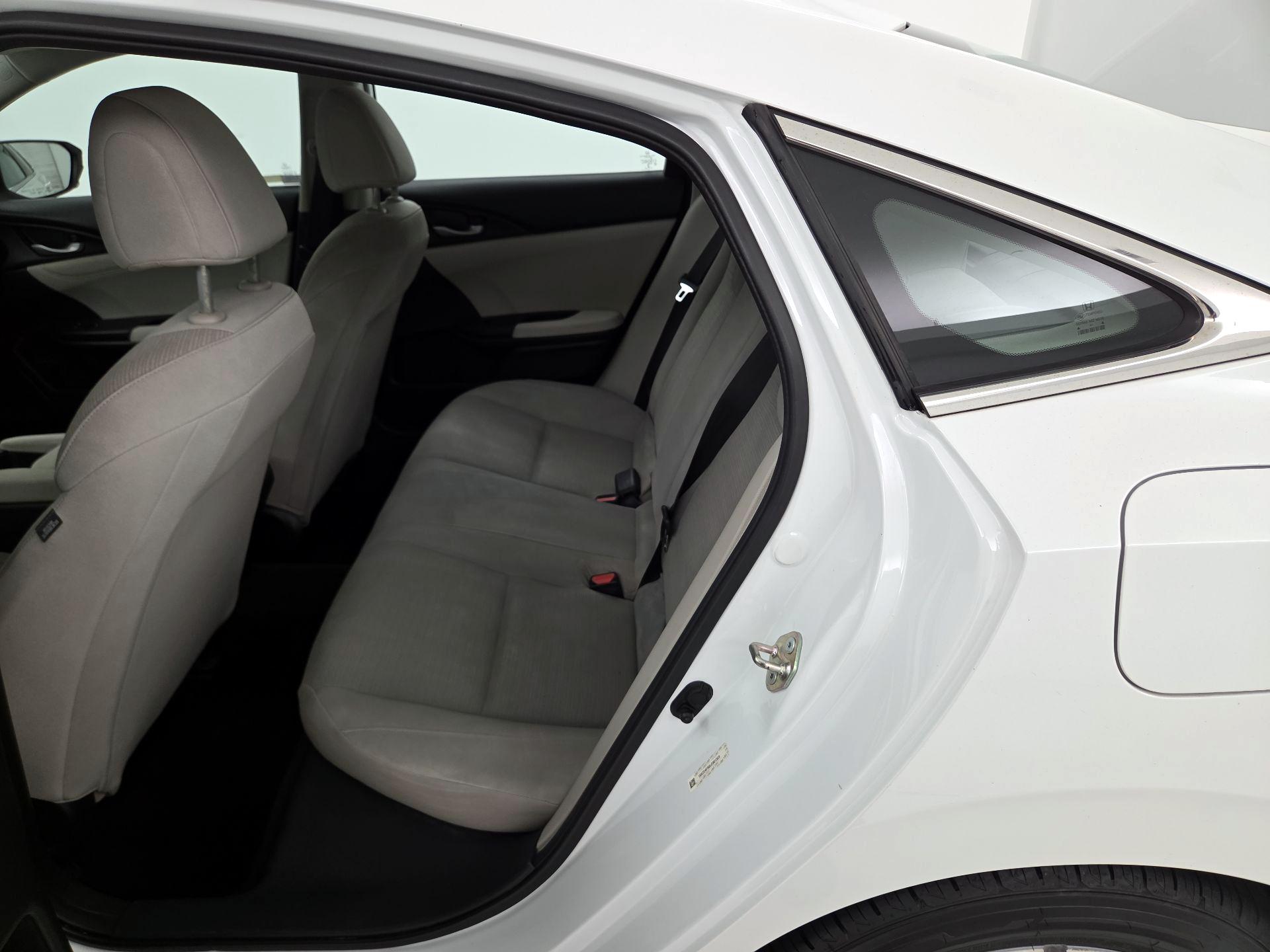 Thumbnail: 2020 Honda Insight - 19