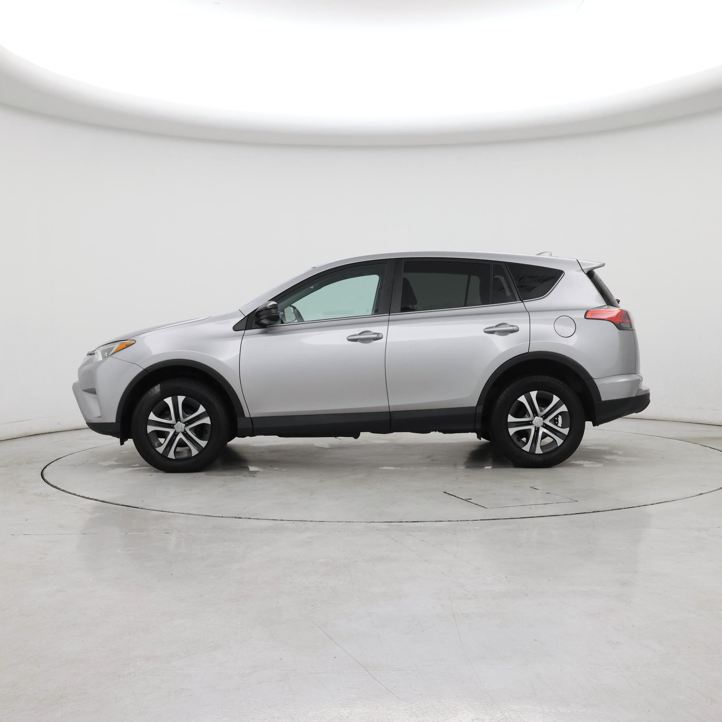 Thumbnail: 2017 Toyota RAV4 - 3
