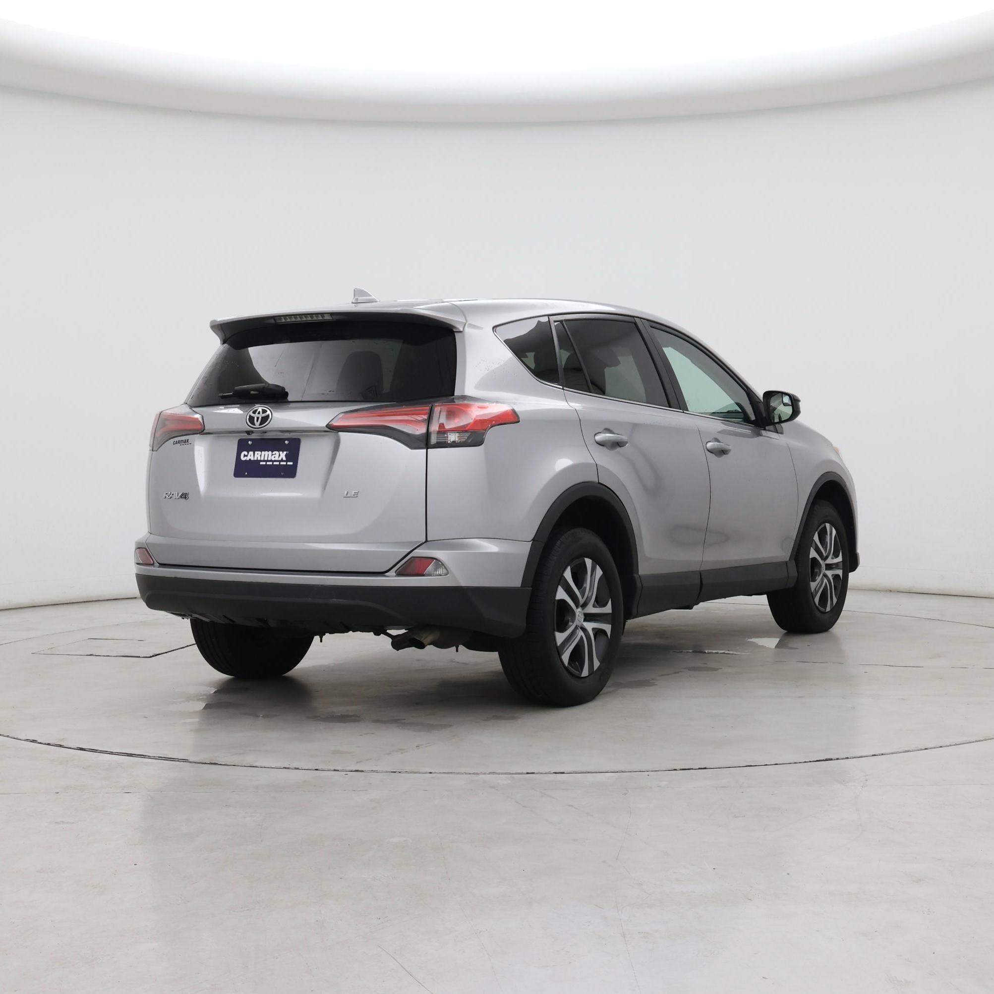 Thumbnail: 2017 Toyota RAV4 - 8